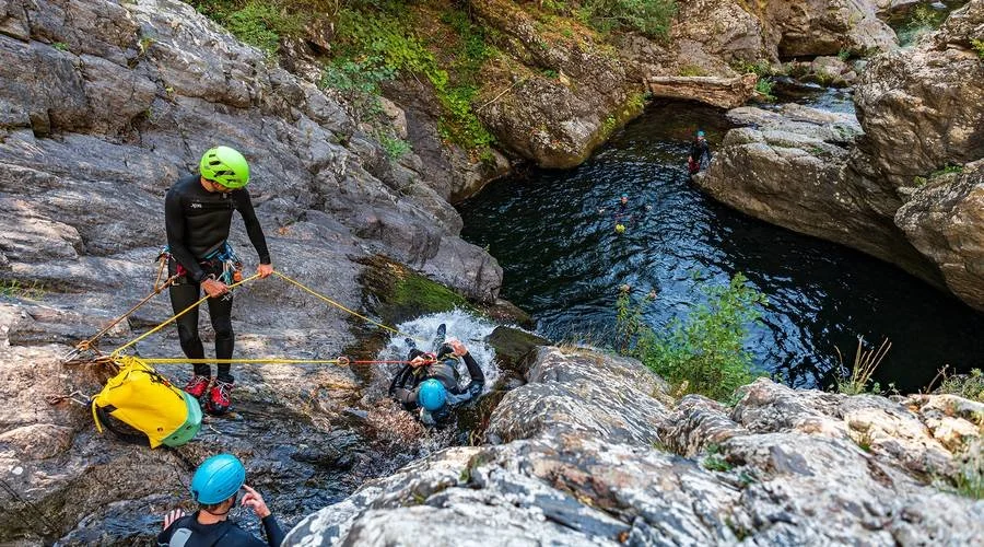 Descente en canyon dans les Gorges du Tarn Aveyron Lozère