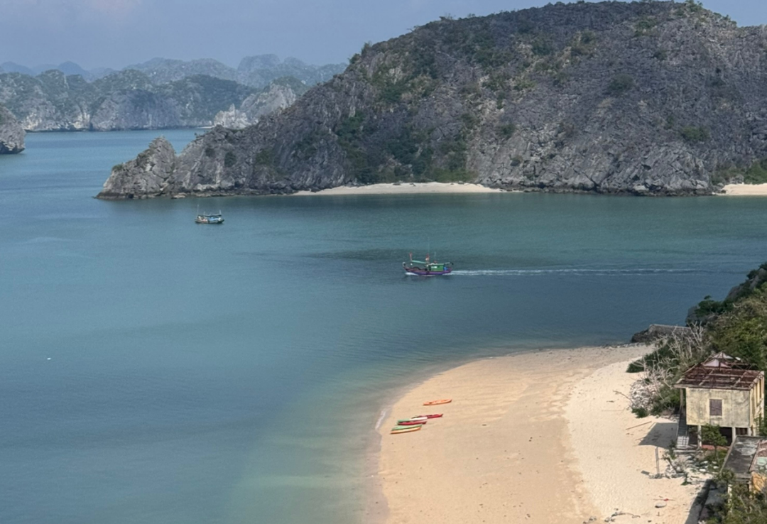 Monkey Island, Lan Ha Bay, Vietnam