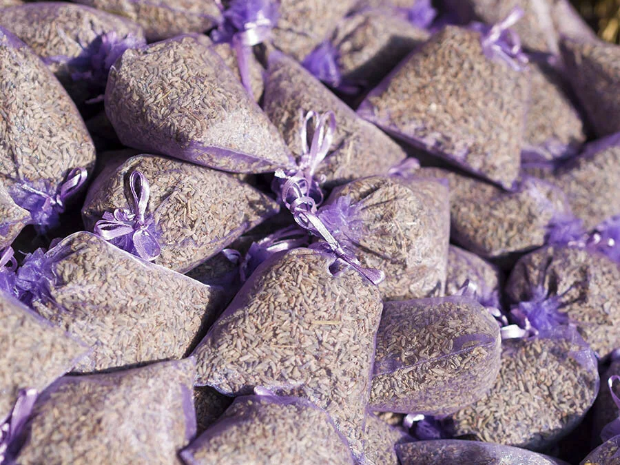 baby-sensory-tips-bags-with-dried-lavender-.jpg