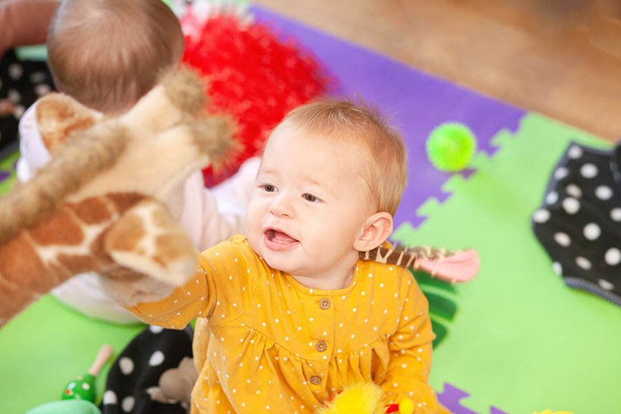 baby-sensory-touch-2.jpg