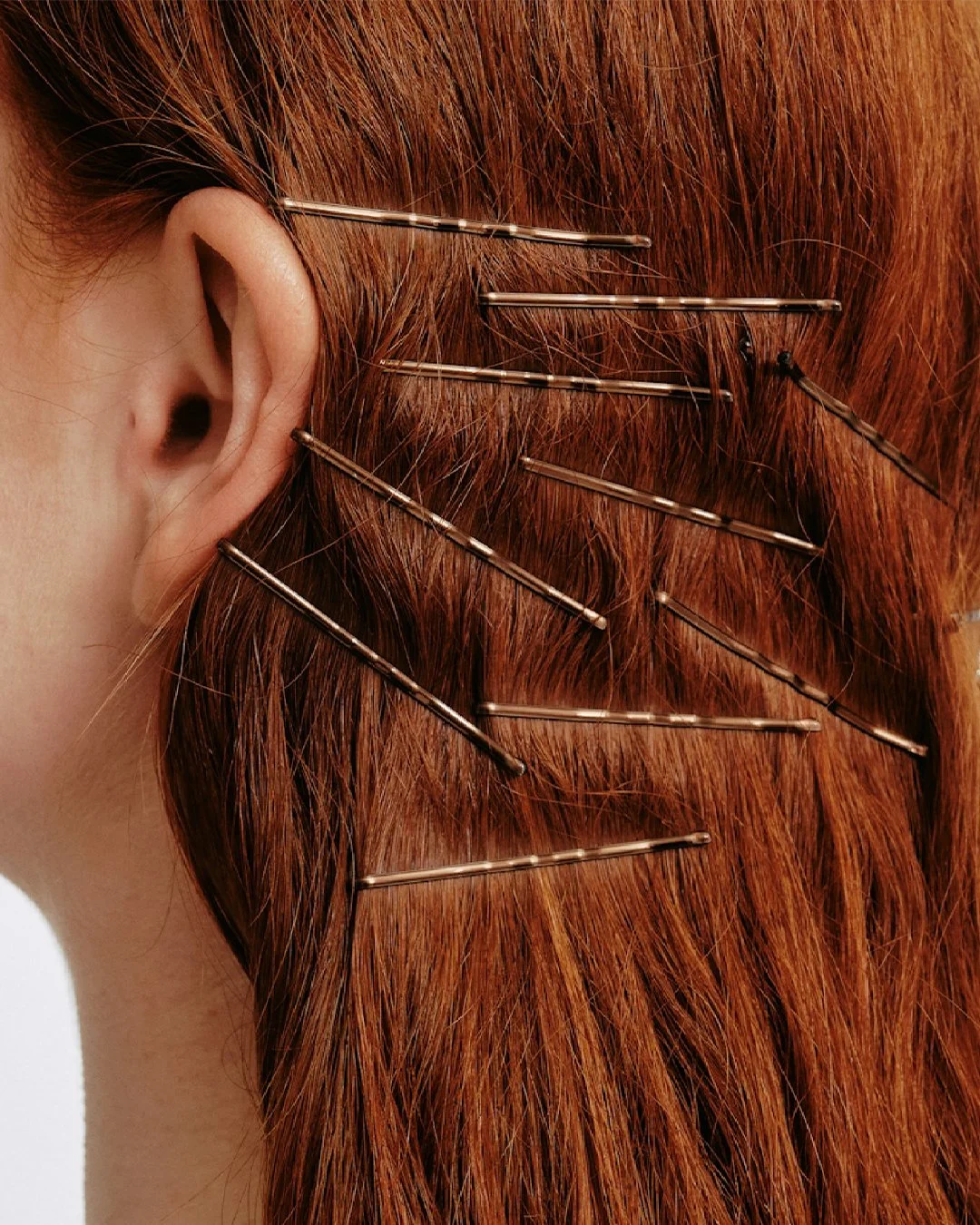 Branding proposal for Hydrä, a sustainable haircare brand focused on sulfate-free shampoos, clean beauty and nature-inspired design.