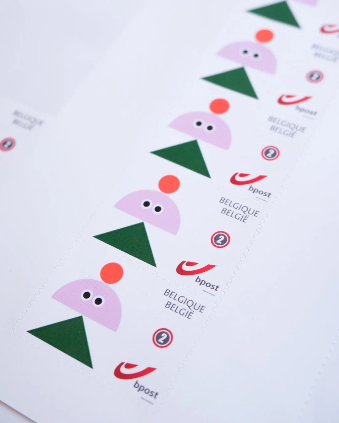 Transparent plexi birth announcement for Cas with reusable stickers allowing recipients to create playful compositions.