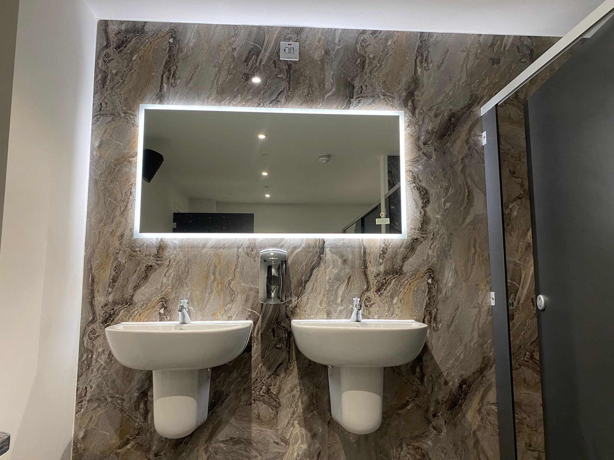 2fff1916-5b37-49c7-b37e-e6a6aa09d0c6 (1).jpg