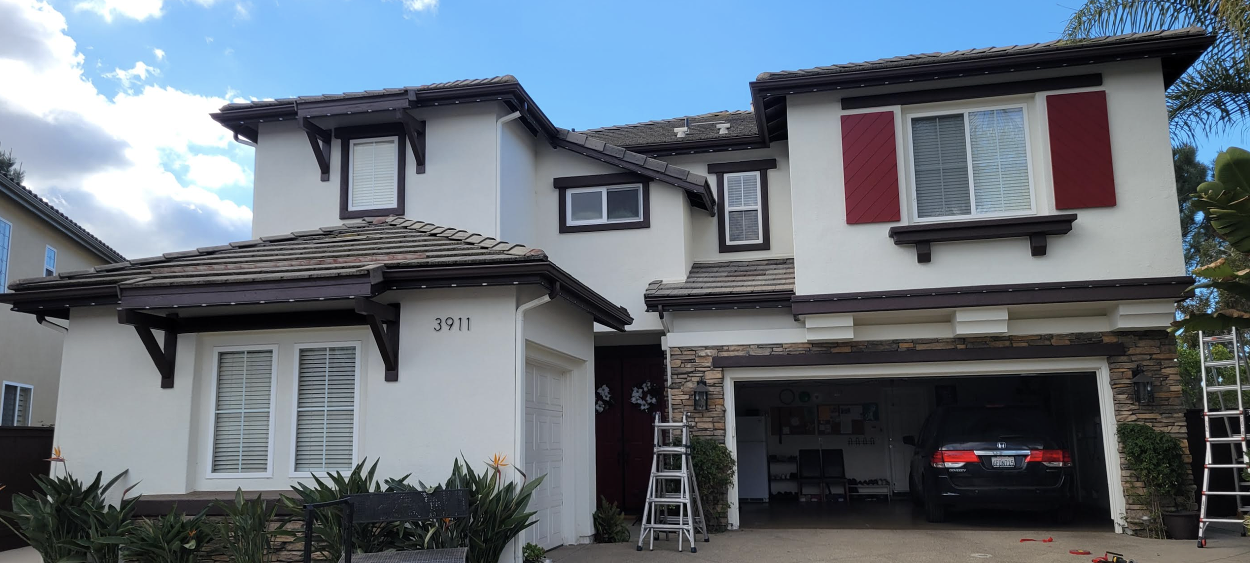 Daytime House Pointed Out.png