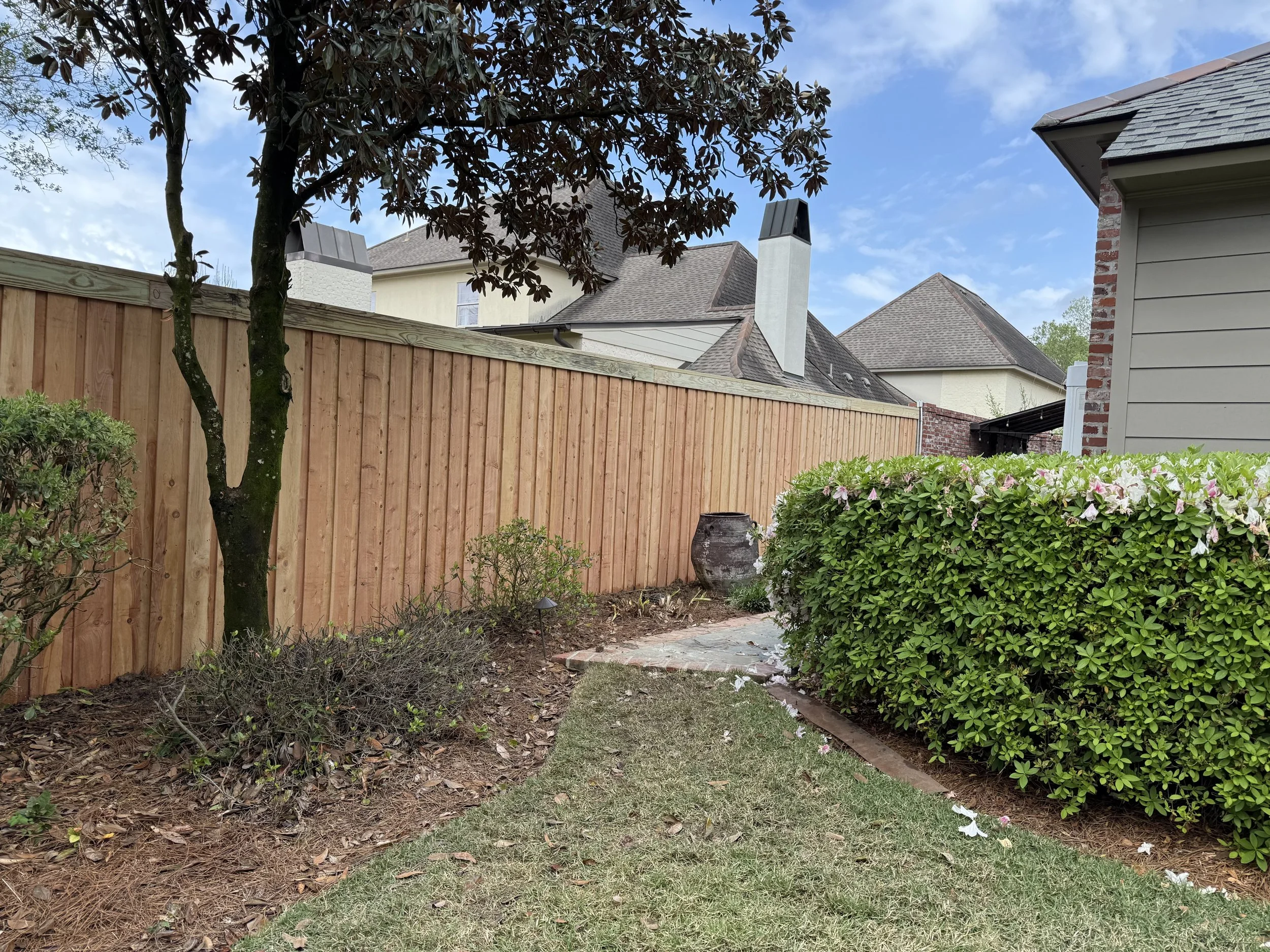 Cedar california fence installation in Baton Rouge LA
