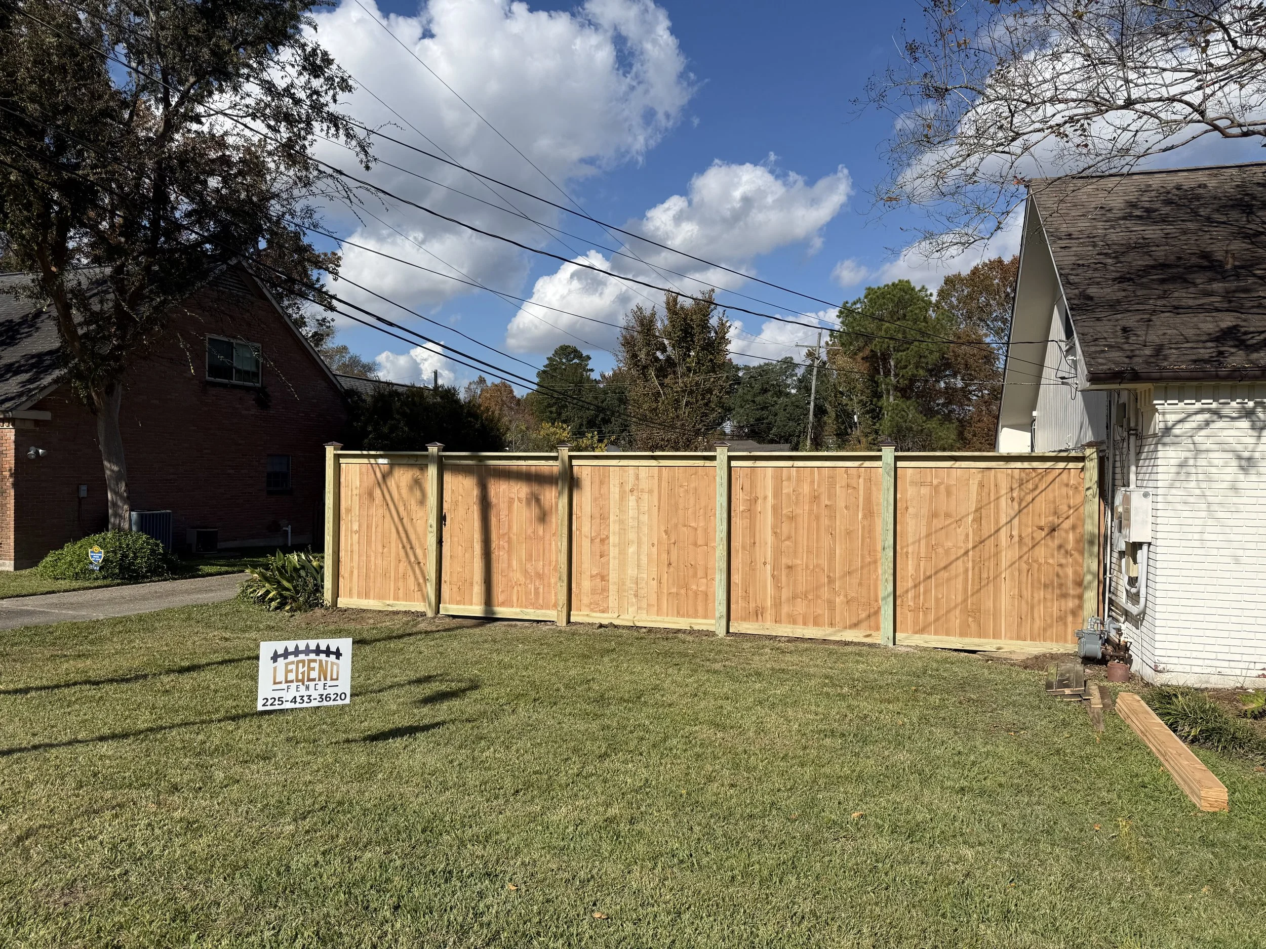 Cedar privacy fence installation in Baton Rouge LA