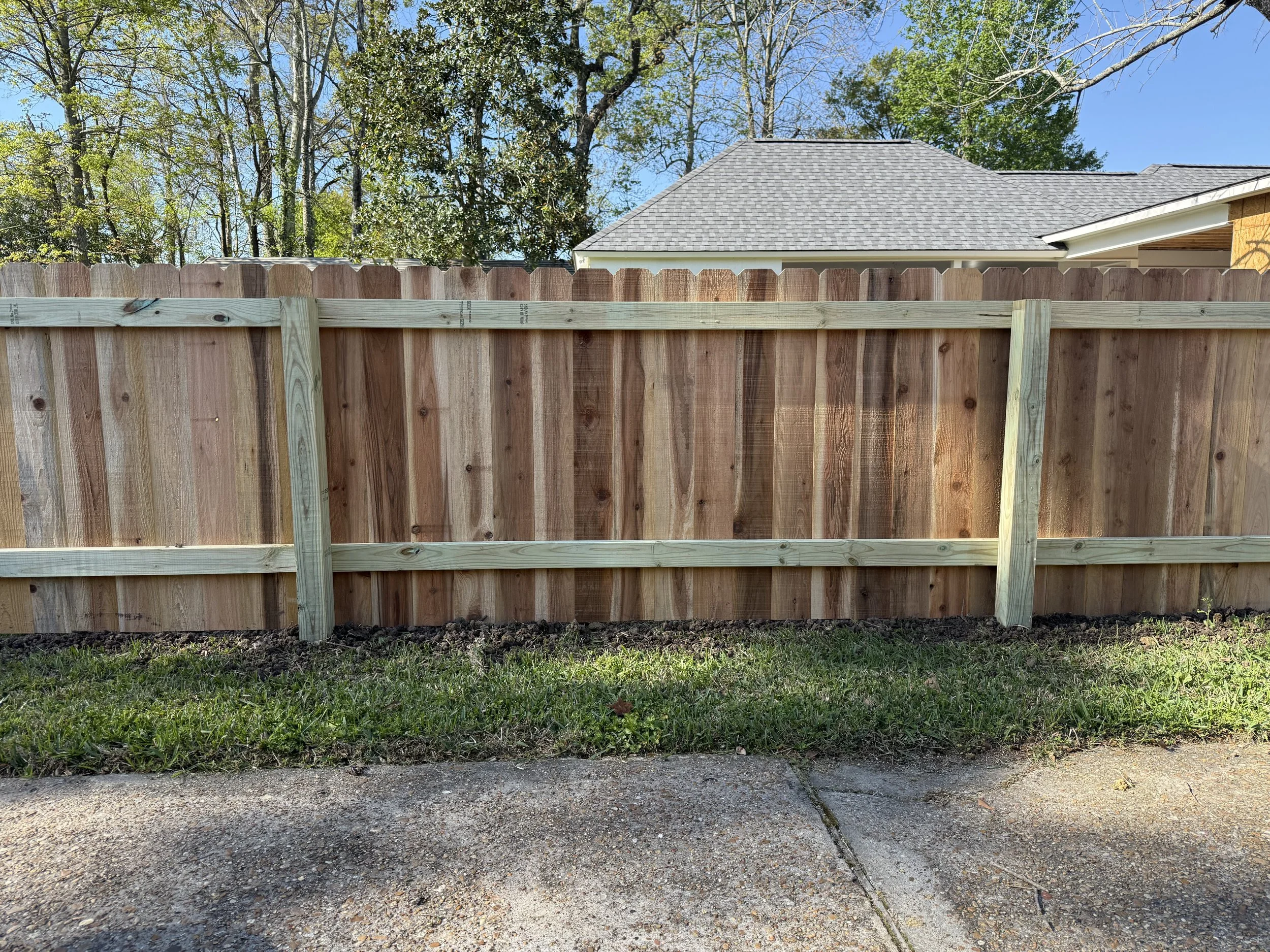 Cedar privacy fence installation in Baton Rouge LA