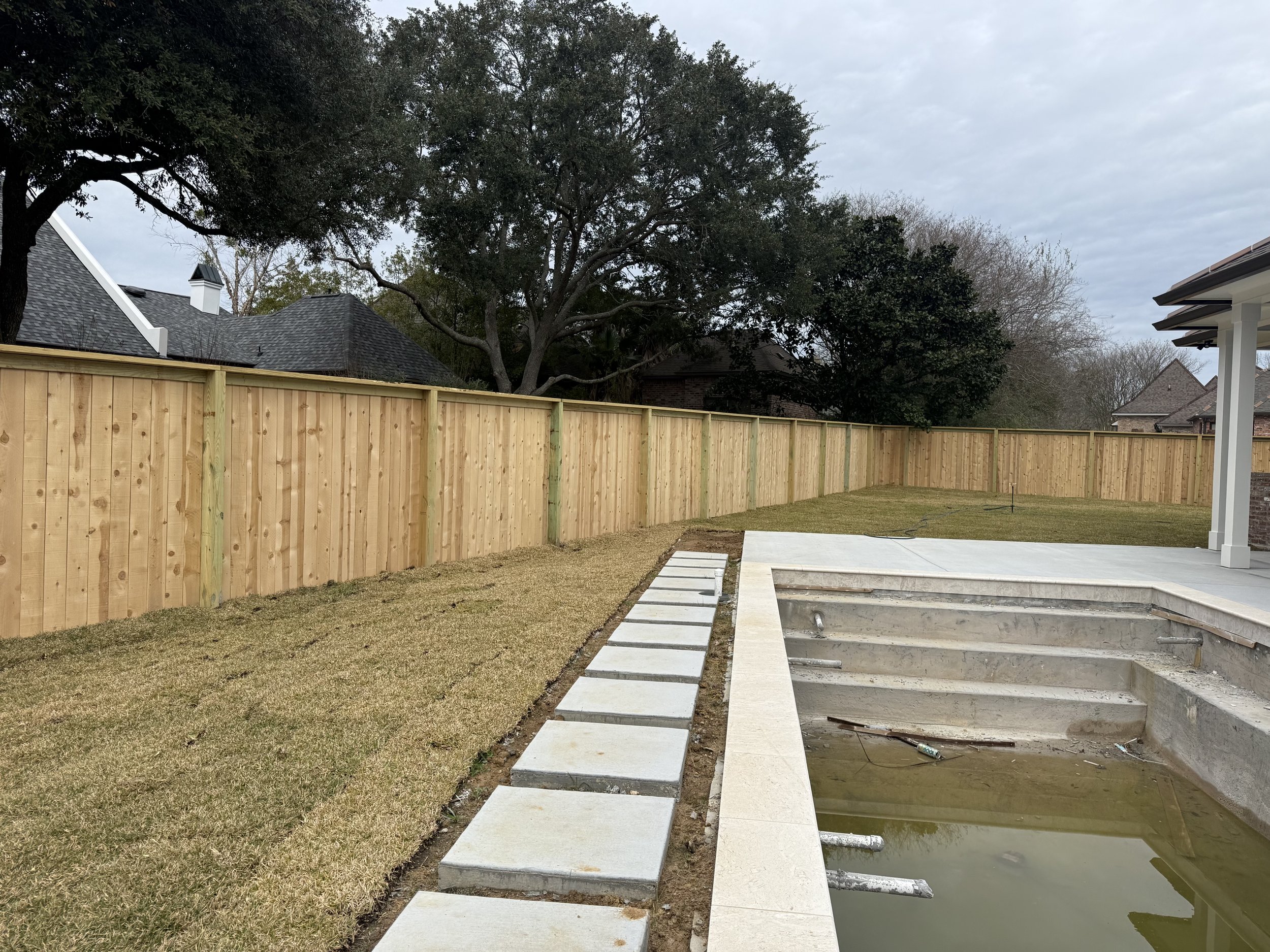Cedar privacy fence installation in Baton Rouge LA