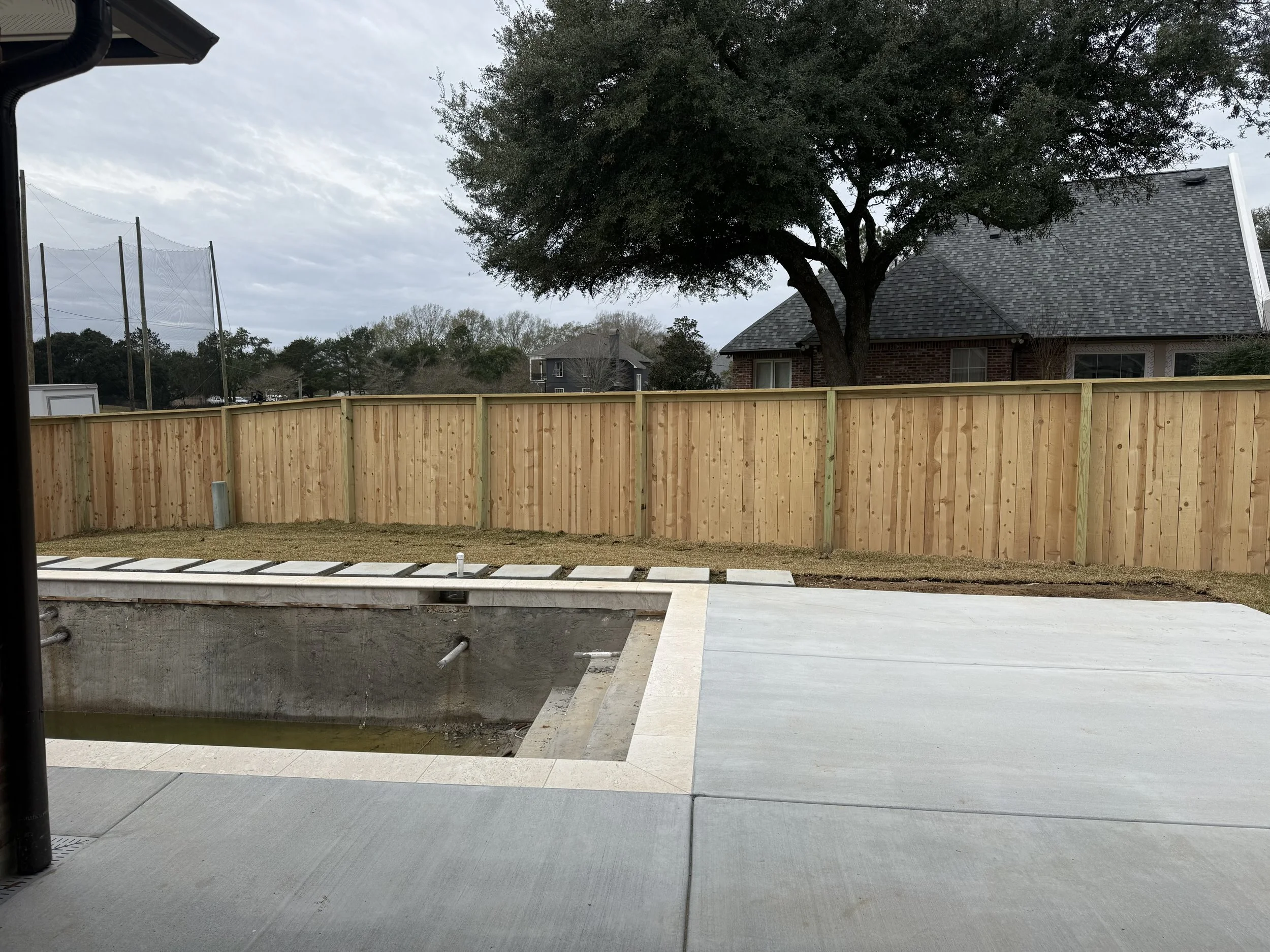 Cedar privacy fence installation in Baton Rouge LA