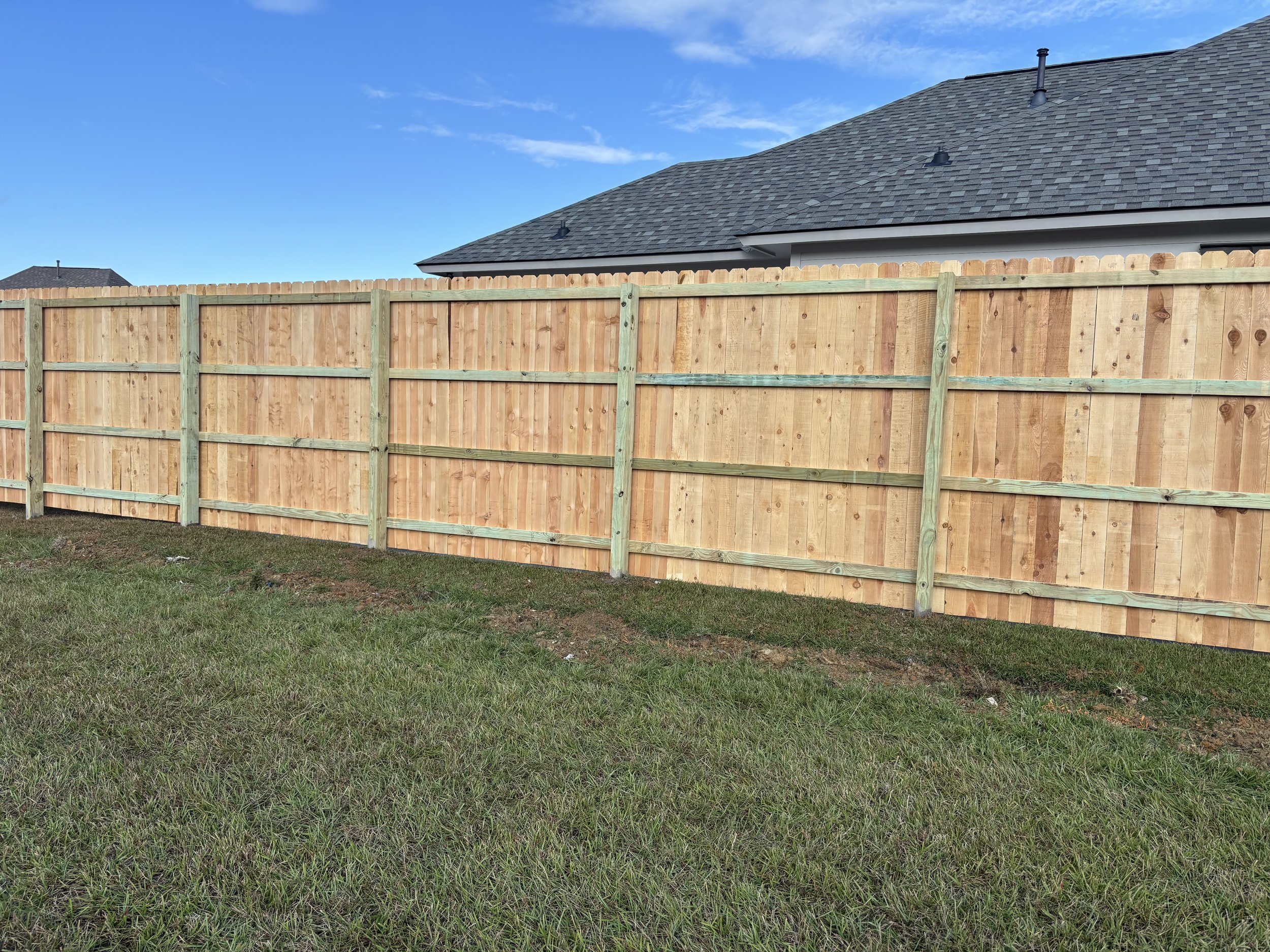 Cedar Fence installation Baton Rouge Louisiana