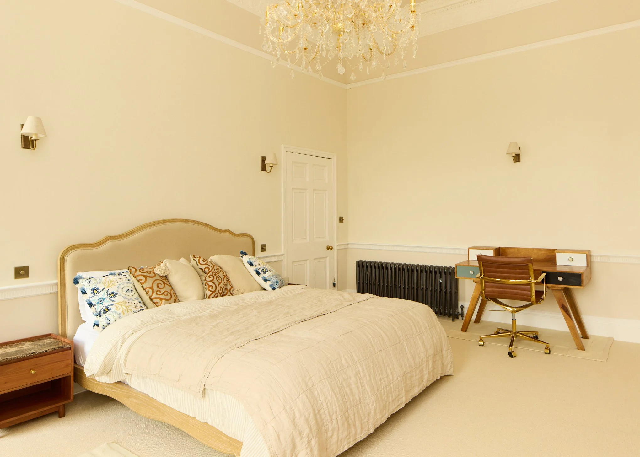 CHFLAT 090426_419 - bed.jpg