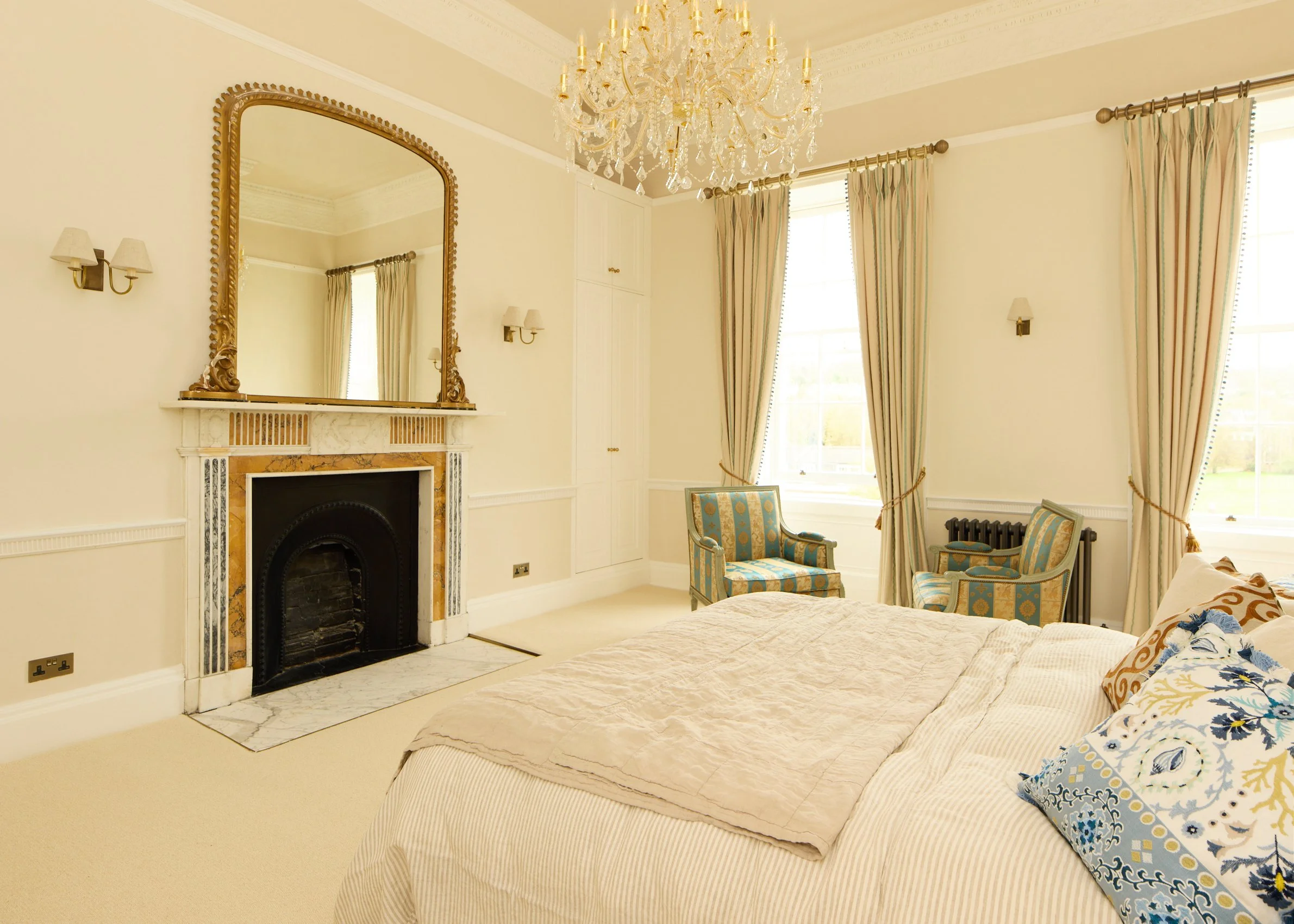 CHFLAT 090426_421 - bedroom with mirror.jpg