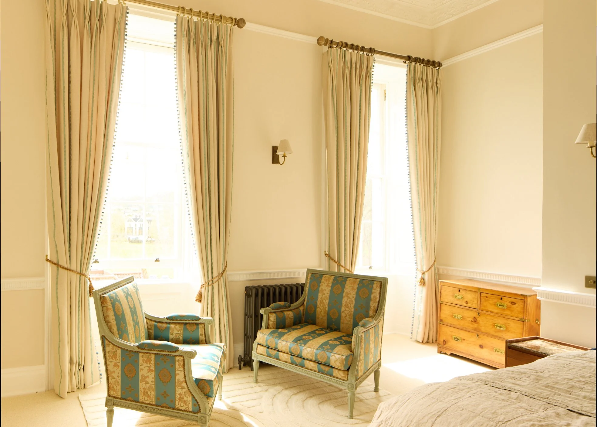 CHFLAT 090426_426 - bedroom chairs.jpg