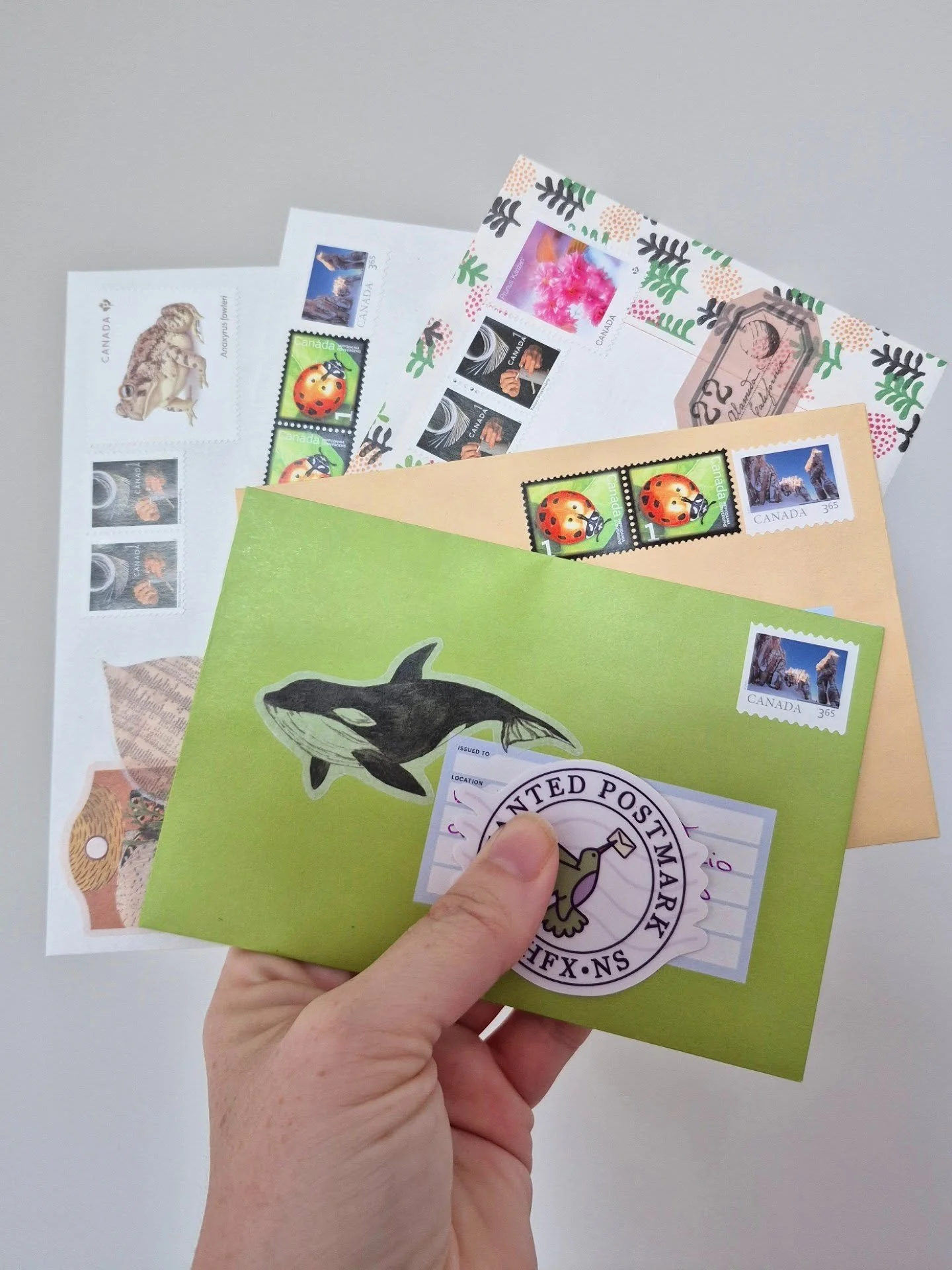 Outgoing Saturday snail mail going to Ireland, Sweden, Singapore and some fellow Canadians.

Share where your mail is going to.

#snailmail #outgoingsnailmail #outgoingmail #penpals #snailmailobsessed