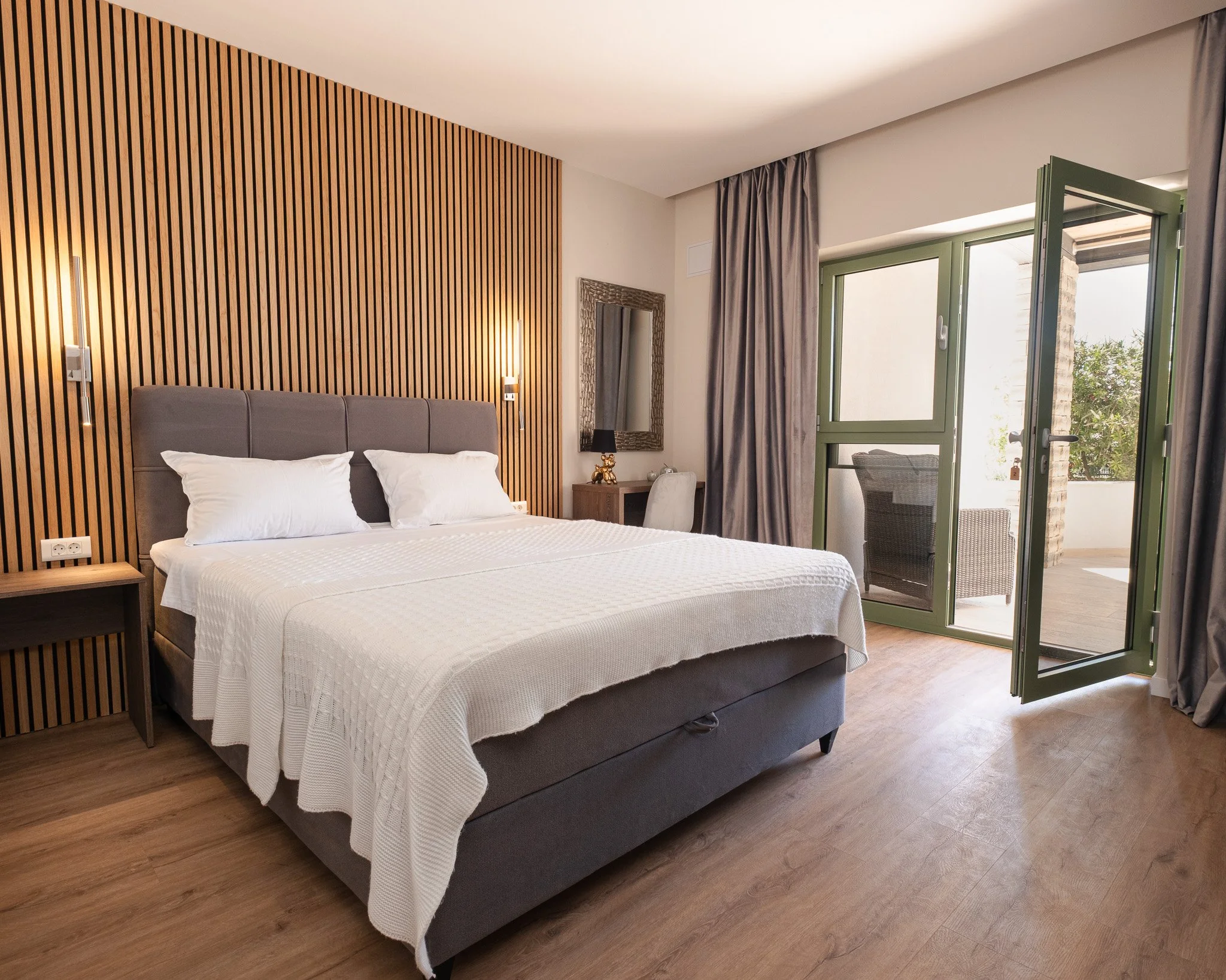 boutique-hotel-bedroom-sea-view-zadar.jpg