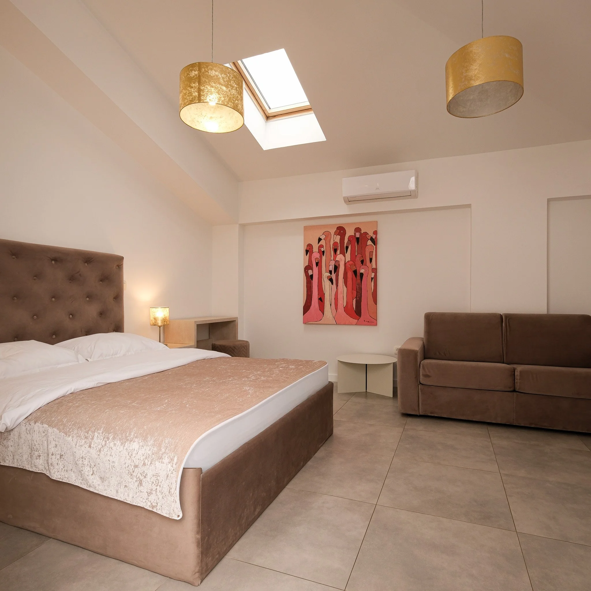 boutique-hotel-bedroom-flamingo-art-zadar.jpg
