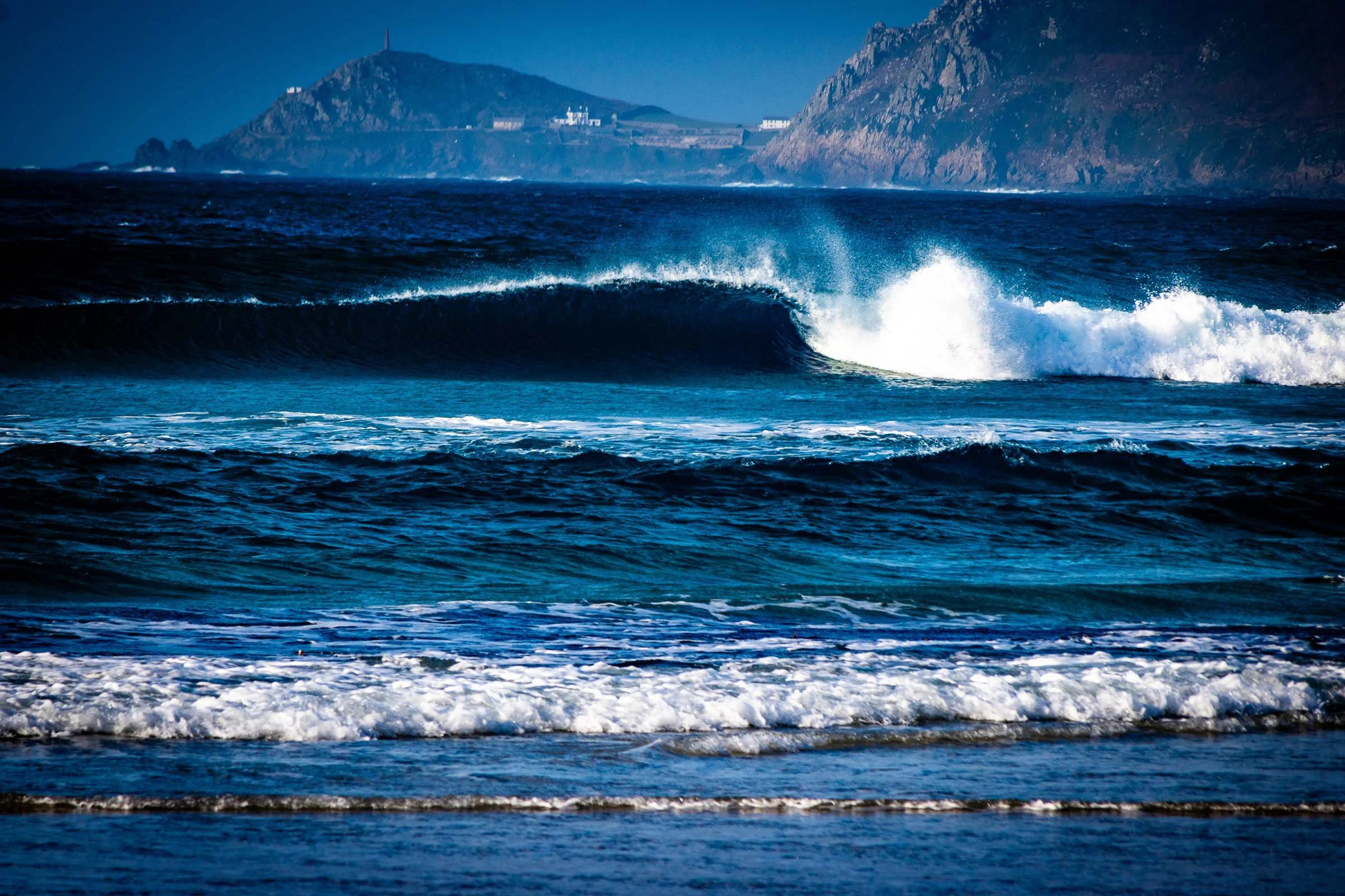 sennen-cape-cornwall-wave-lowena-studios.jpg