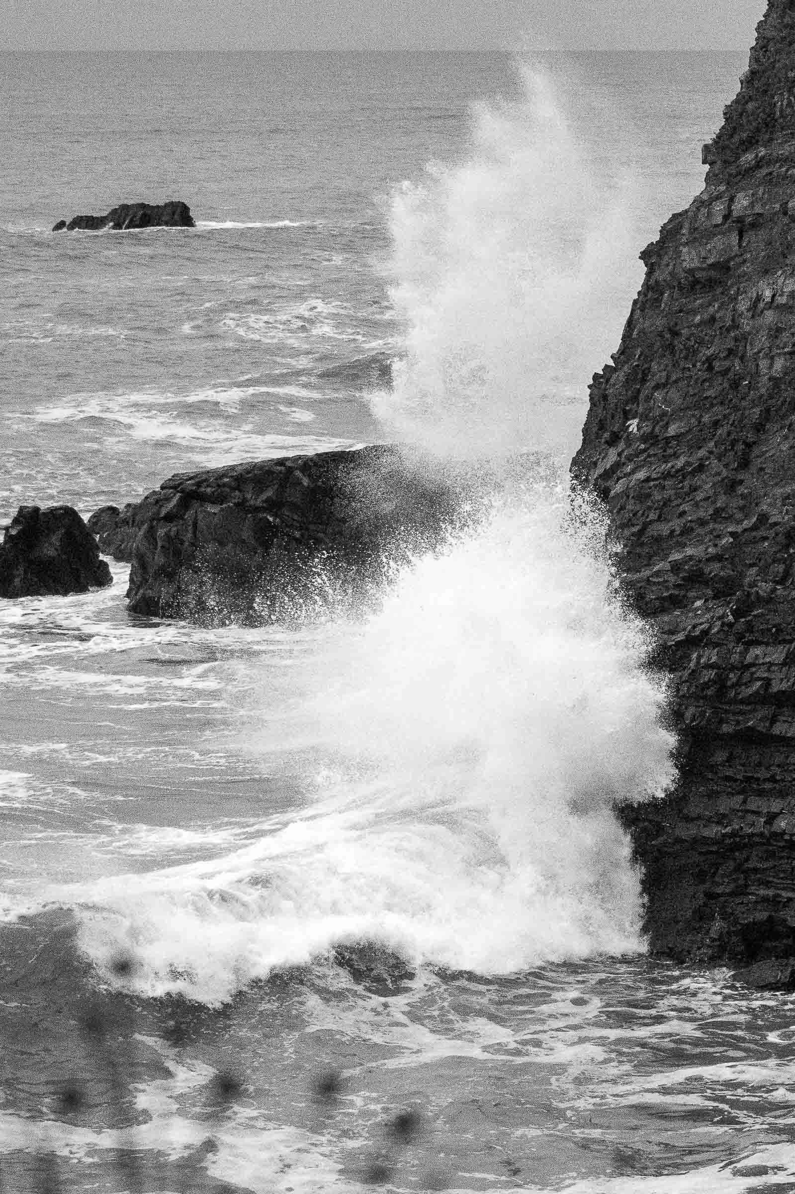 welcombe-crashing-black-and-white-lowena-studios.jpg