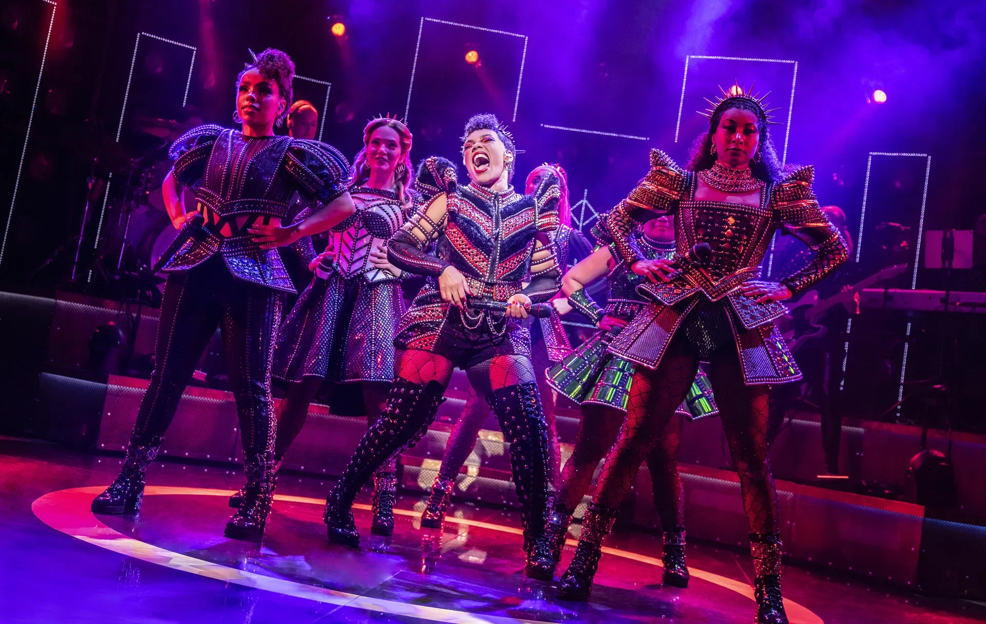 Review Six: The Queendom Takes Amsterdam: Does SIX Hit Differently in Carré?