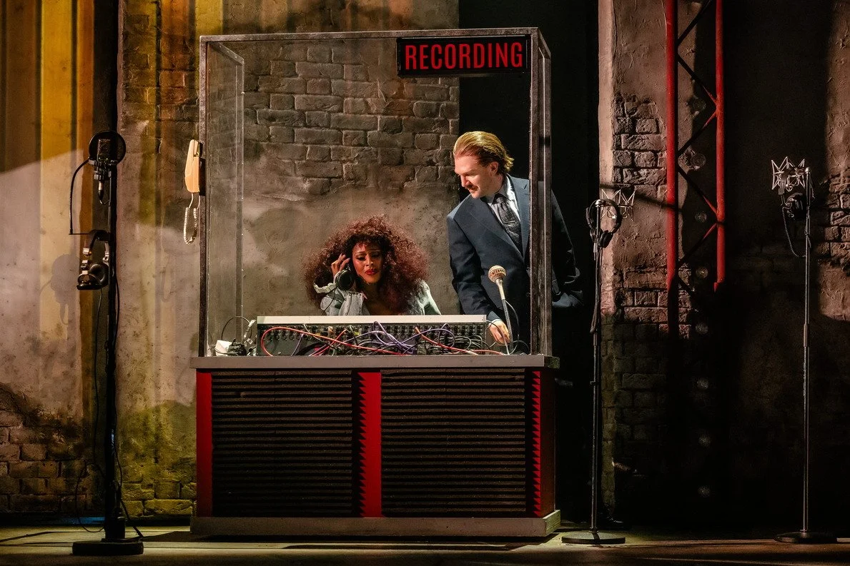 Alexandra_Burke_as_Chaka_Khan___Peter_Houston_as_Bob_Monaco_in_I_M_EVERY_WOMAN__credit_Danny_Kaan_1_.jpg