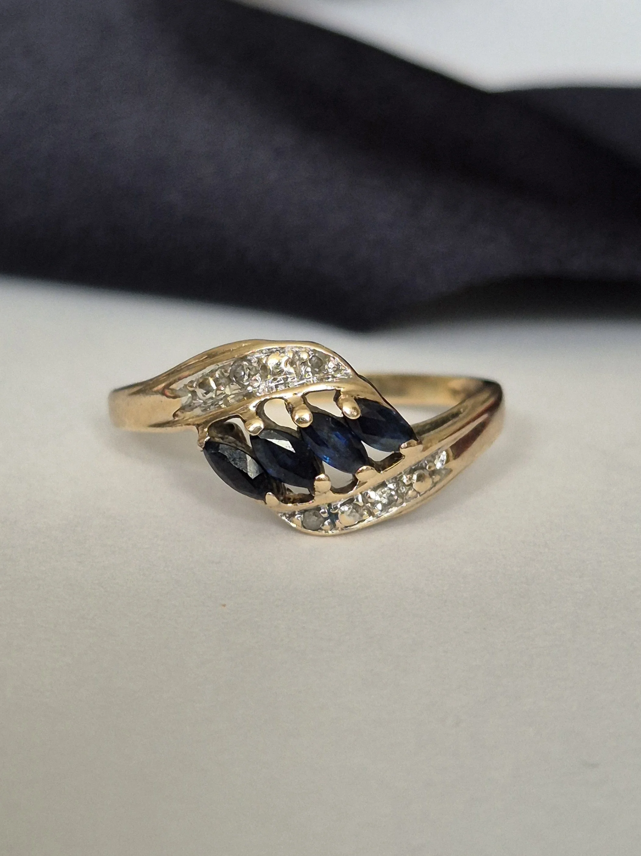 Marquis Crossover Sapphire Ring in 9ct Gold Setting