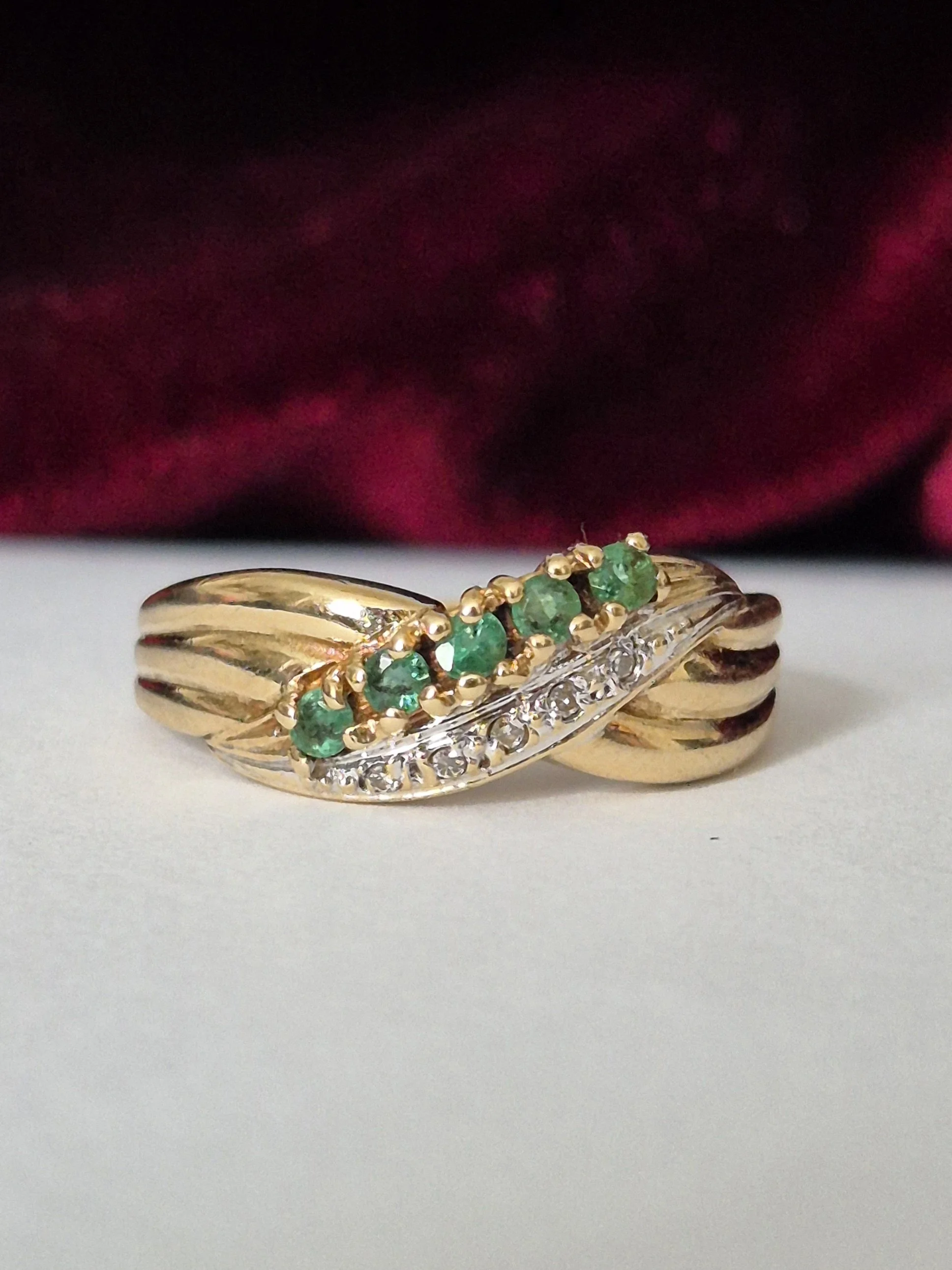 Diamond and Emerald Ring in 9ct Gold Setting