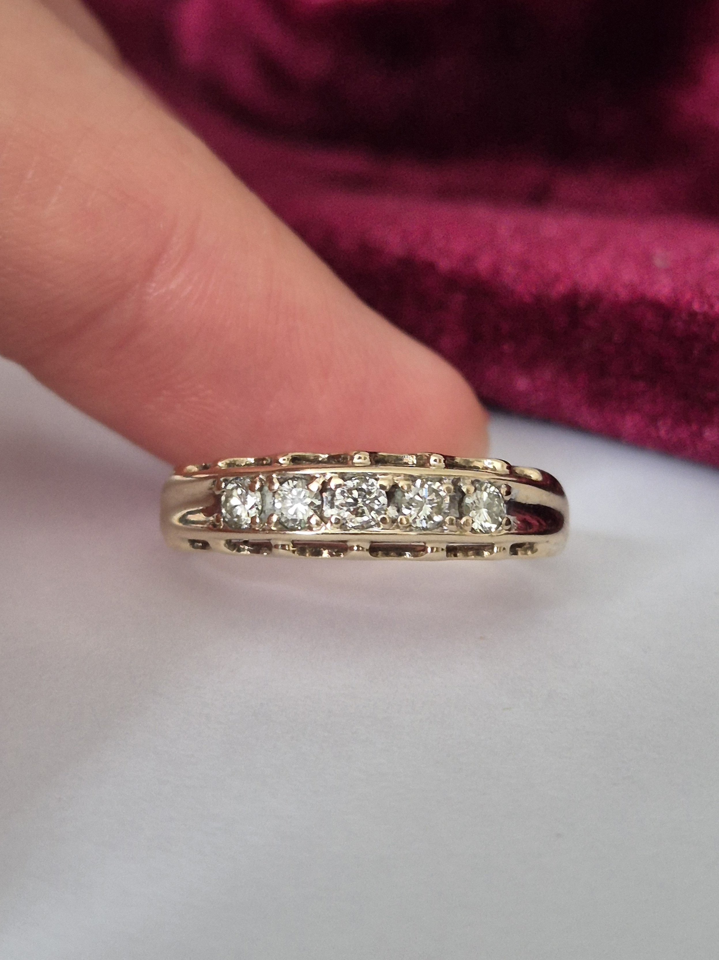 Diamond Ring in 9ct Gold Setting
