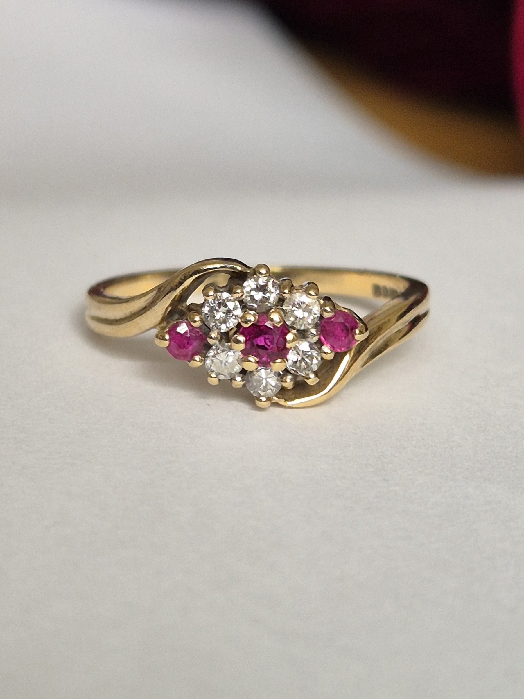 Sapphire Crossover Cluster Ring in 9ct Gold Setting
