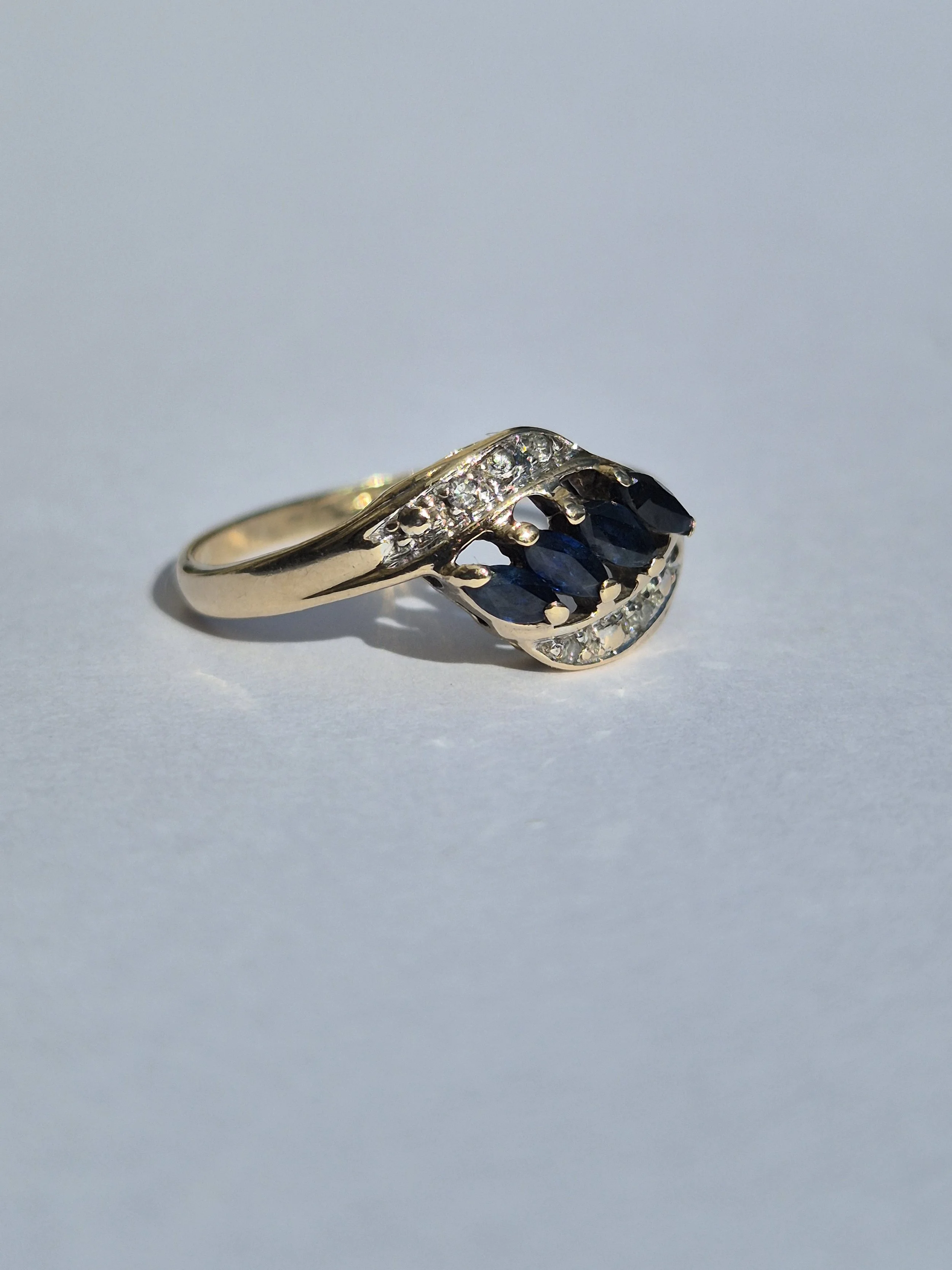 Marquis Crossover Sapphire Ring in 9ct Gold Setting