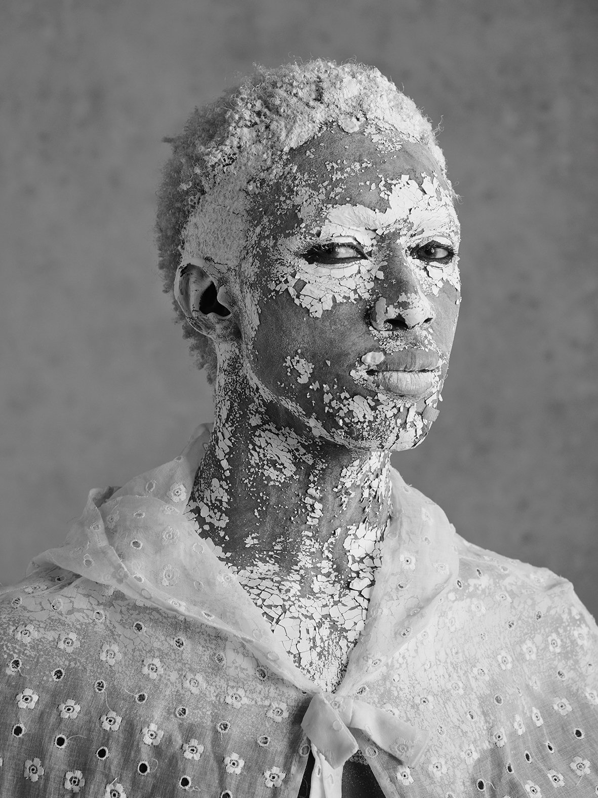 Boy with Ash
Inspired by weathered sculptures and ancient ruins, Boy with Ash reflects on resilience, transformation and renewal. The cracked surface suggests the passage of time, while the gaze remains calm and unwavering, revealing strength beneath