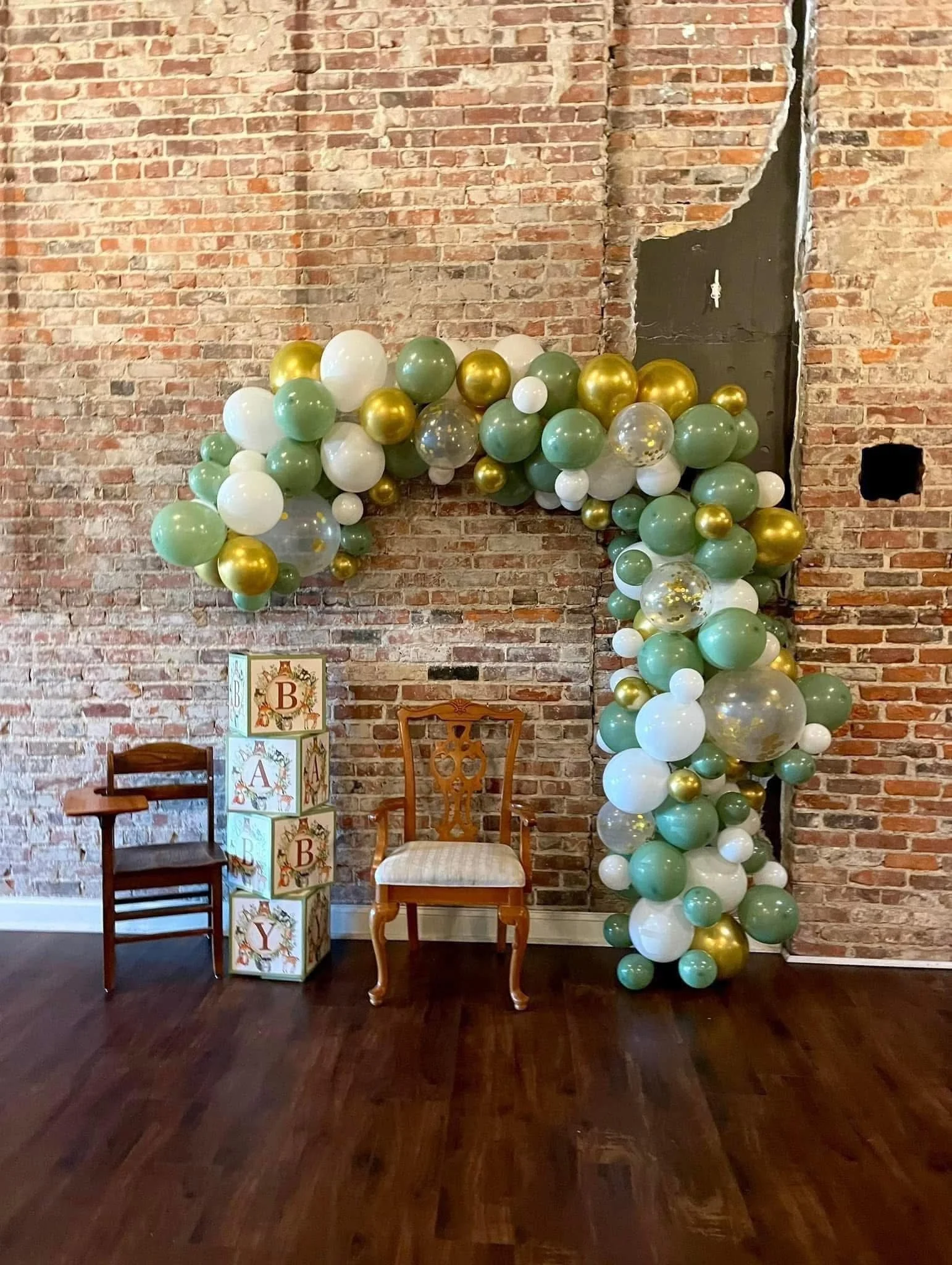 baby shower balloon arch