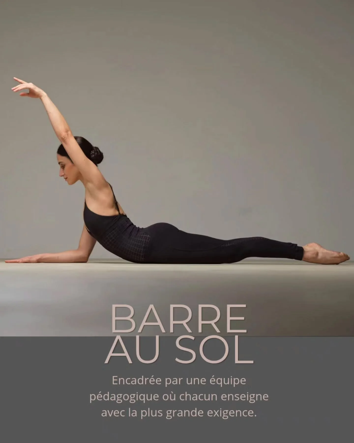 La barre au sol, version Studio 16
Un travail en profondeur, pr&eacute;cis et sensoriel&hellip;
pour renforcer, aligner et lib&eacute;rer le corps en douceur.
On respire, on comprend, on s&rsquo;ancre&hellip; et on sent la diff&eacute;rence.
Retrouve