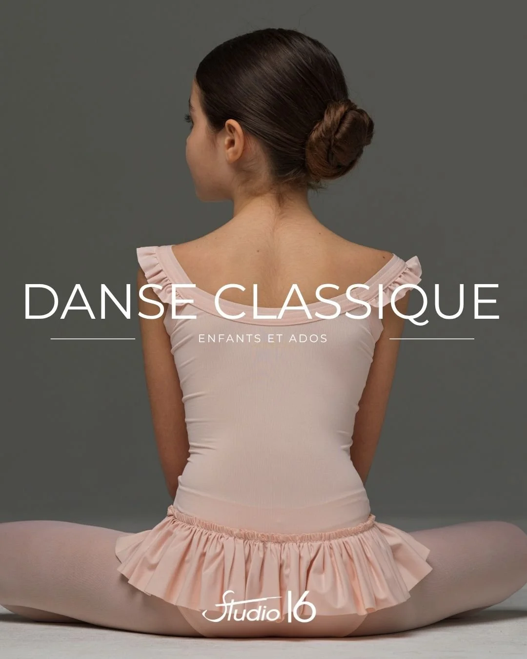 GRANDIR AVEC GR&Acirc;CE ET EXIGENCE
La danse classique est bien plus qu'un apprentissage technique.
Elle d&eacute;veloppe la posture, la coordination, la musicalit&eacute;, la concentration et la confiance en soi, tout en transmettant le go&ucirc;t 