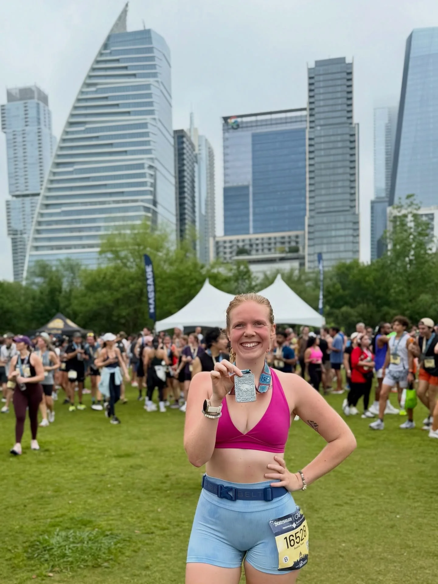 This was unnecessarily brutal 🫠☠️

#cap10k #austintexas #runaustin #runlikeagirl #raceday