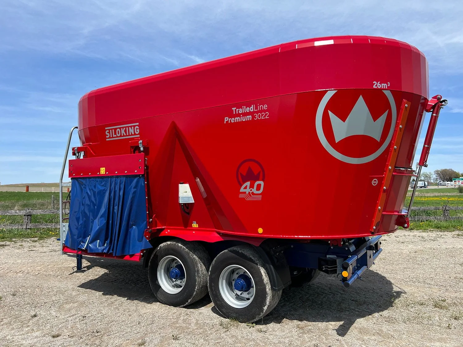 2026 Siloking TrailedLine 4.0 Premium 3022 vertical TMR mixer rear angled view showing the 26m³ capacity hopper, tandem axle, and rear door in Putnam, ON.