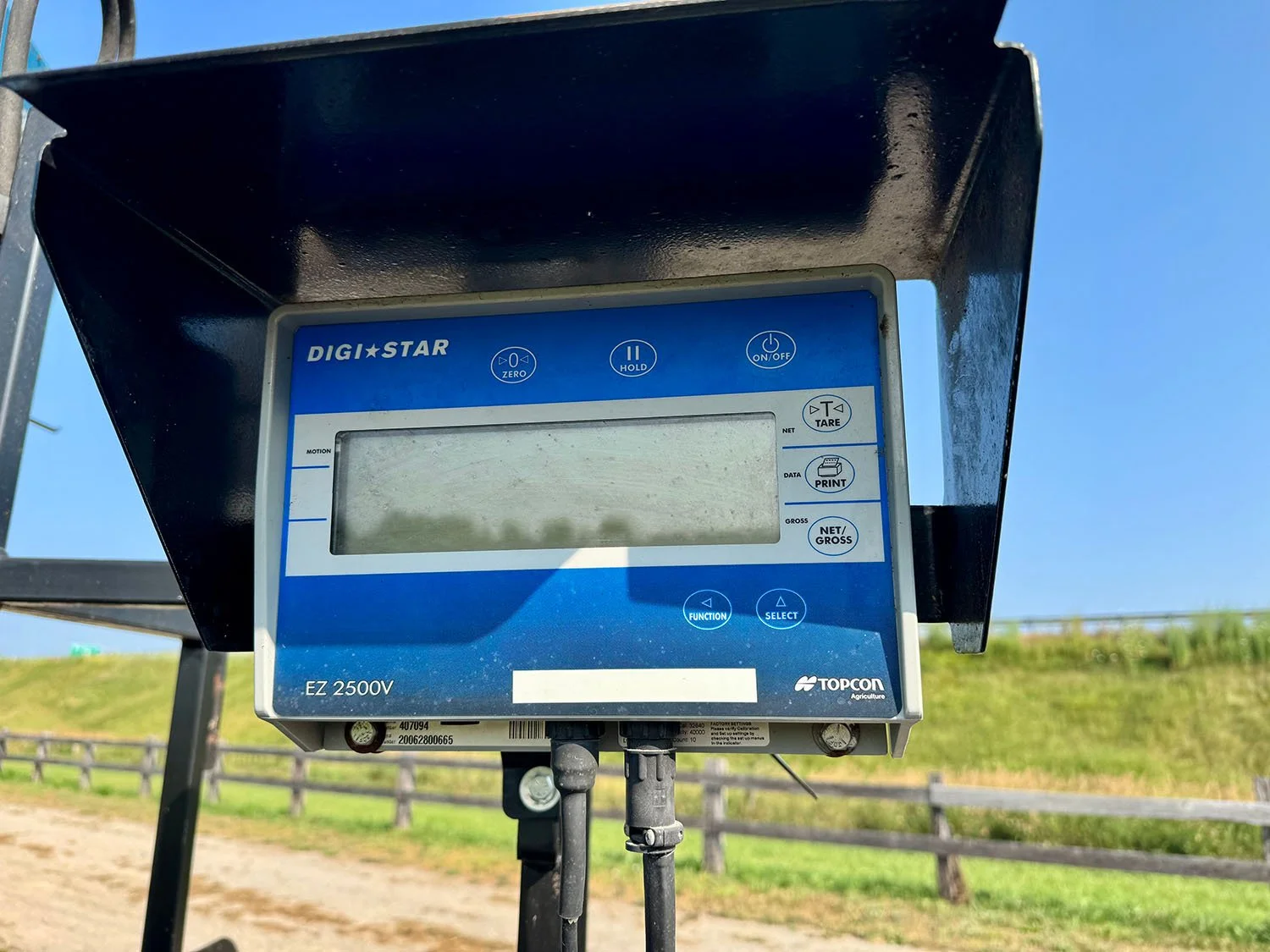 Digi-Star EZ 2500V electronic weighing scale indicator mounted on a Lucknow TMR mixer.