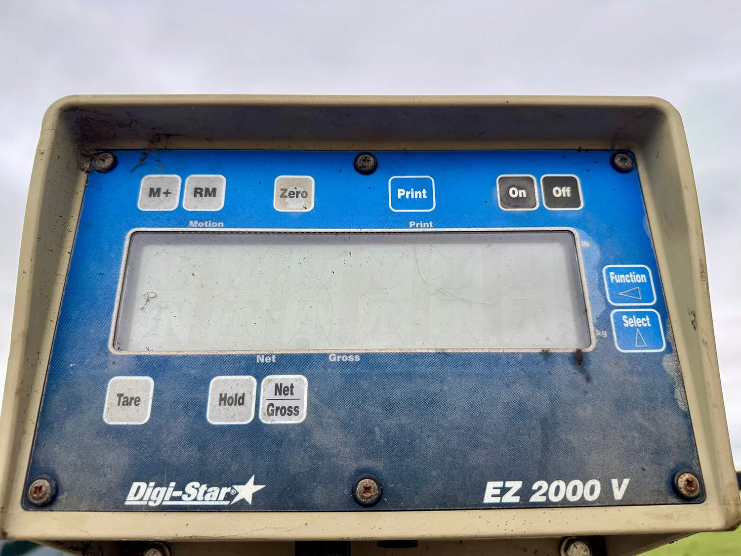 Digi-Star EZ 2000 V digital weigh scale indicator head mounted on a Penta TMR mixer wagon.