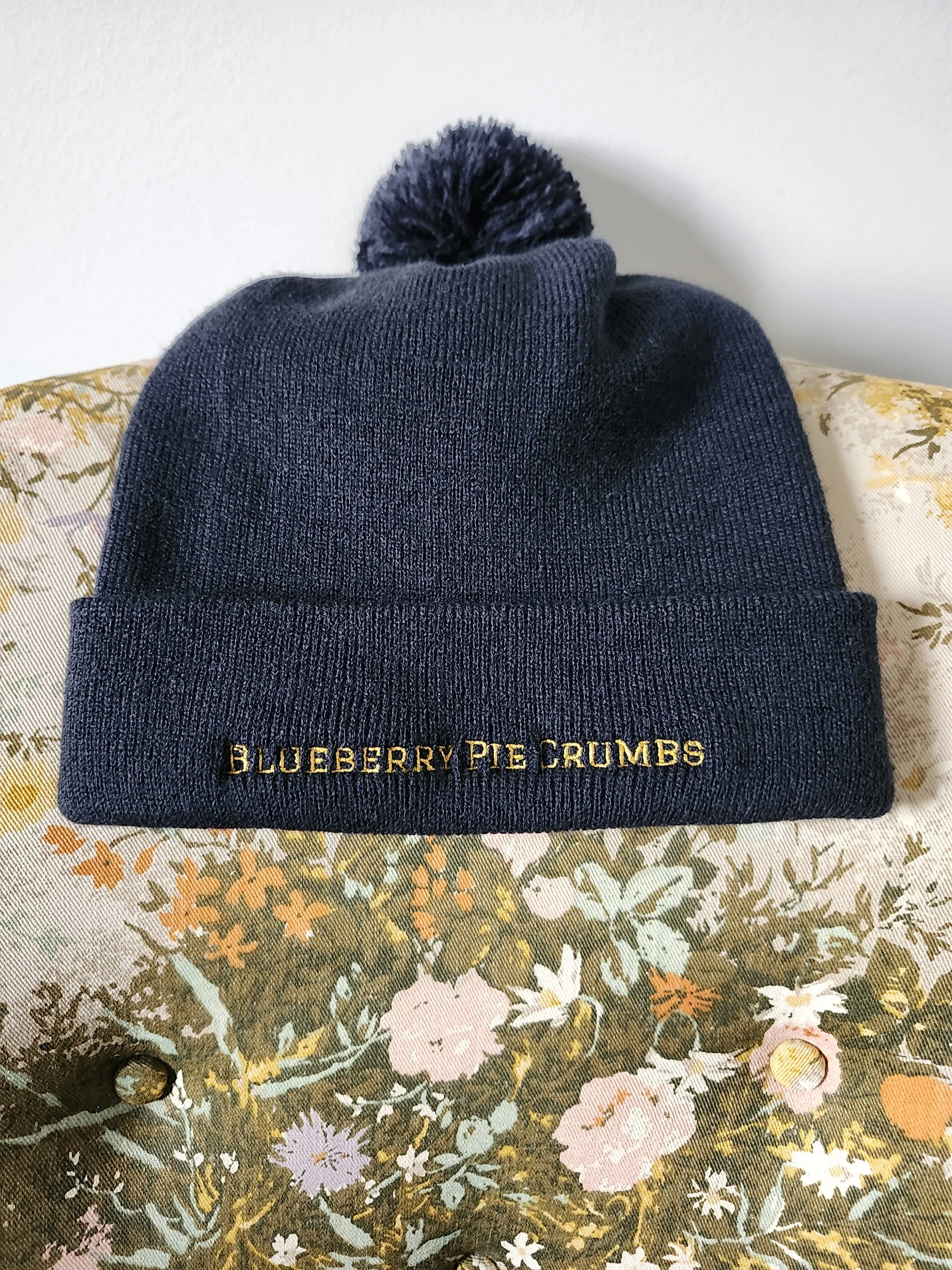 Navy Blueberry Pie Crumbs Toque