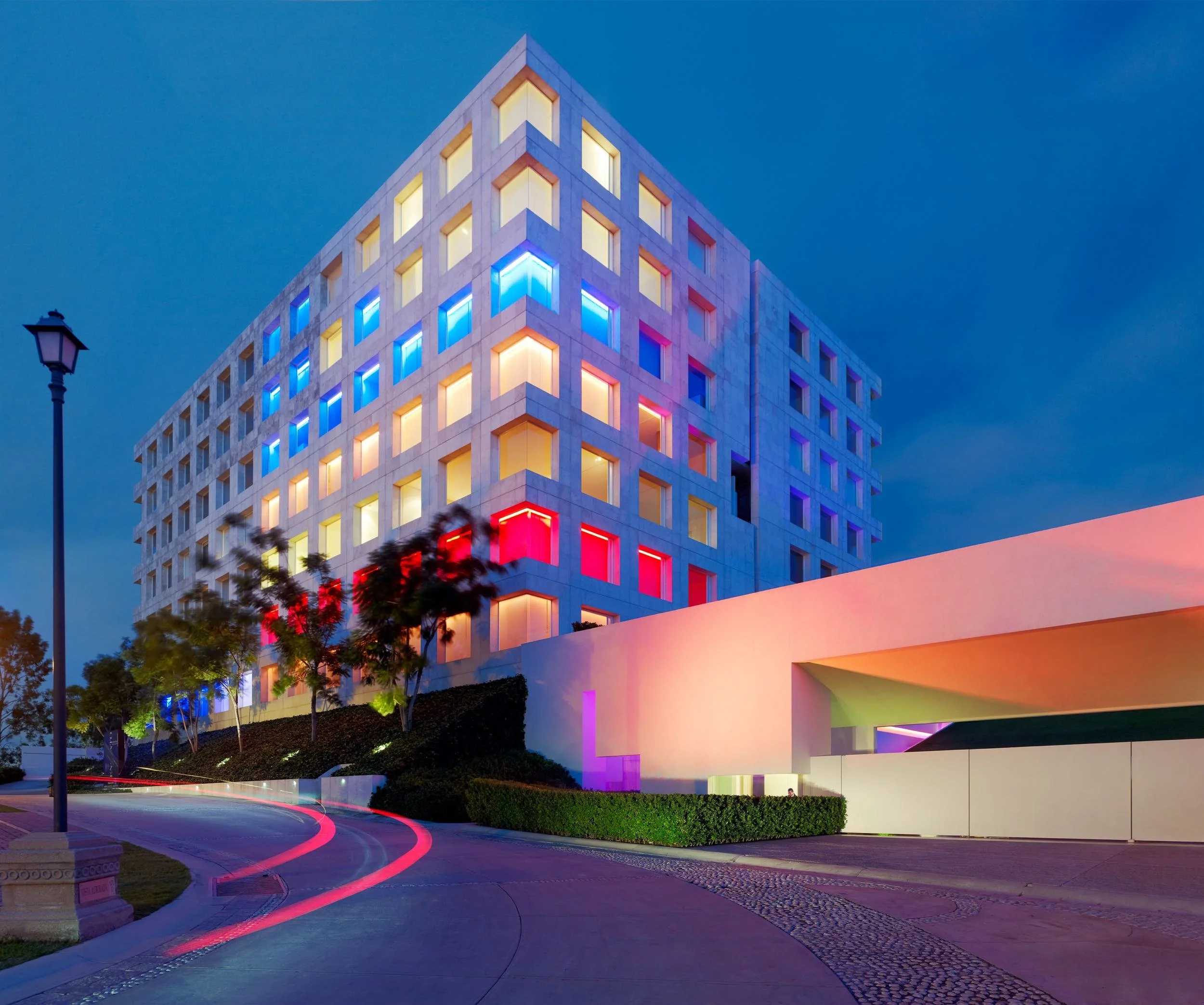 La Vista by Miguel Angel Aragonés: Vertical structural purity and panoramic integration within Puebla's urban landscape.