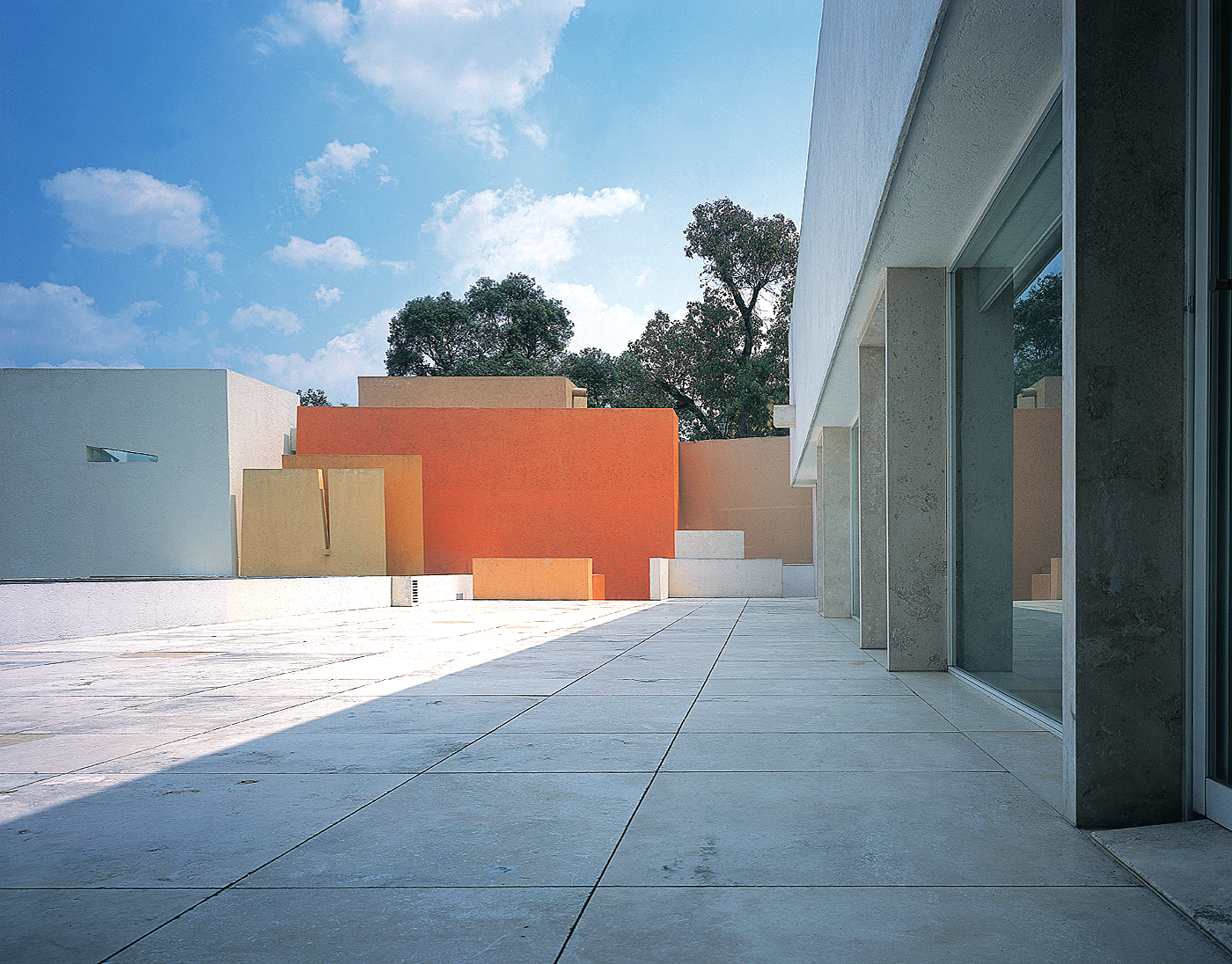 Architecture designed for the human experience. Espacio Tita focuses on the harmony between form and function, creating a rational yet emotional living environment. Design by Miguel Angel Aragones