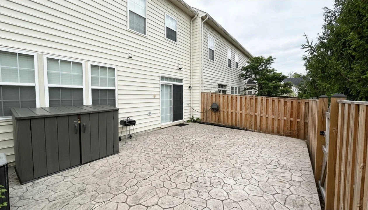 Patio2.jpg