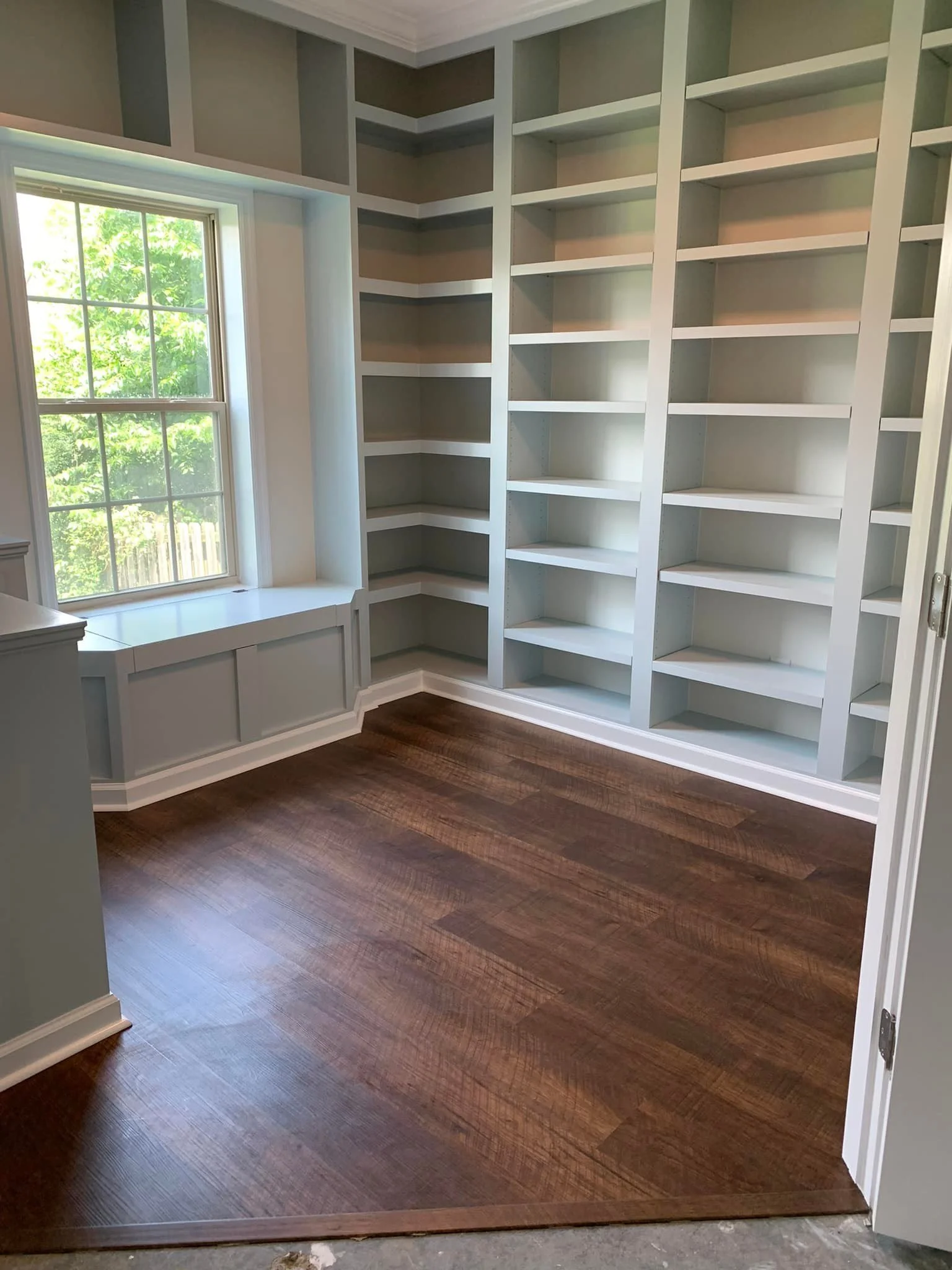 bookshelf.jpg
