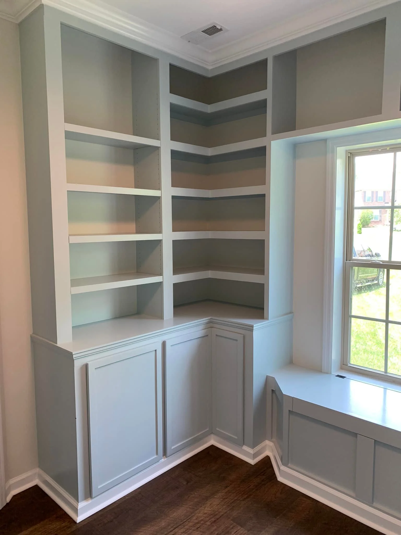 bookshelf 3.jpg