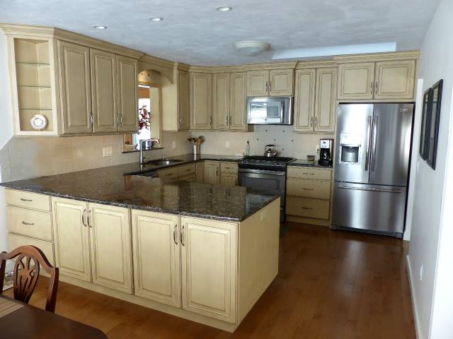 Full Remodel in Existing Space /
Design: Kate Patchett /
Photo Credit: James Conrad