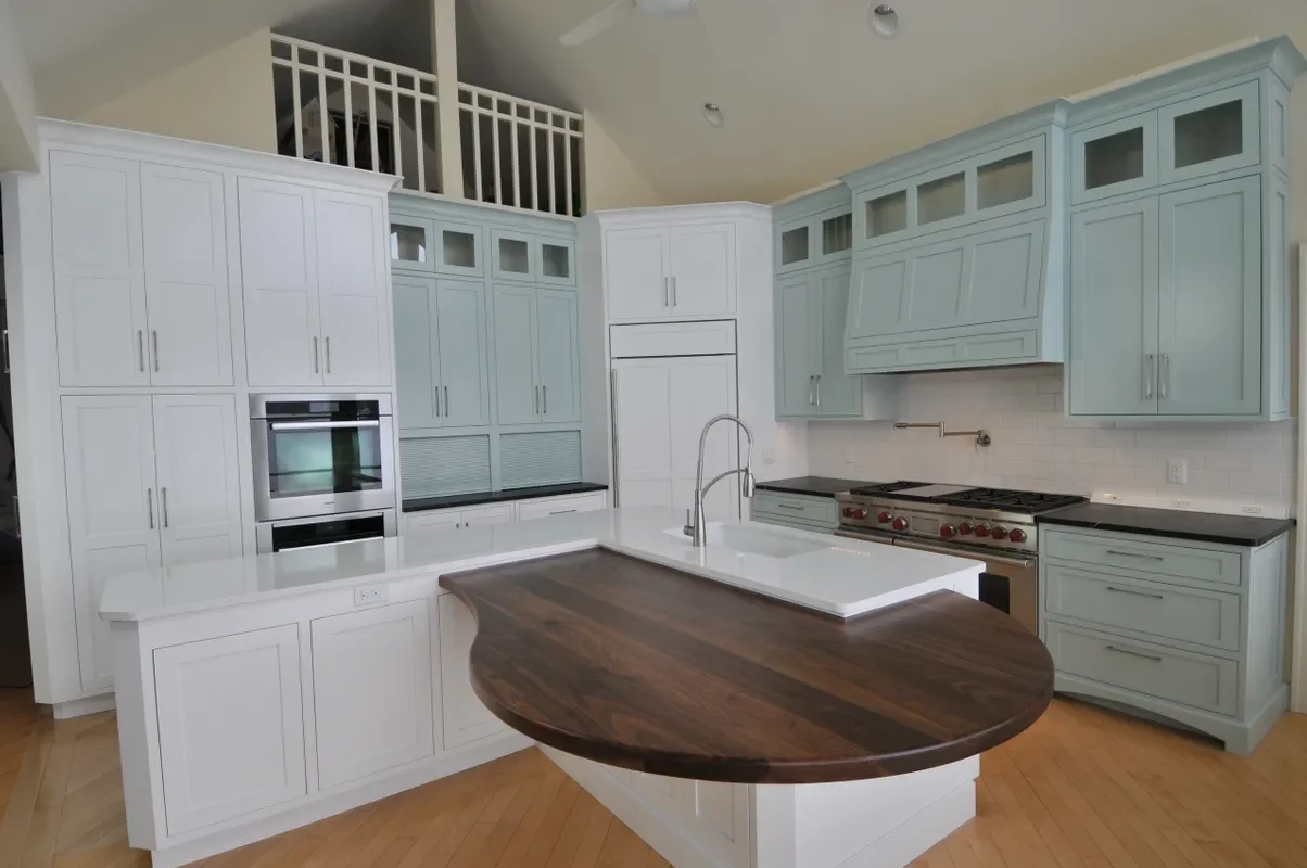 Full Remodel in Existing Space /
Design: Mary Maymary & Kate Patchett /
Photo Credit: James Conrad