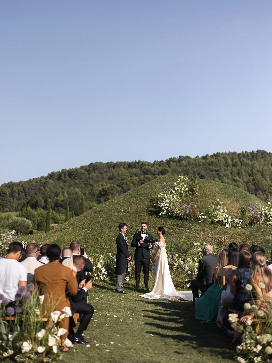 Documenting an authentic love story in the heart of Provence.