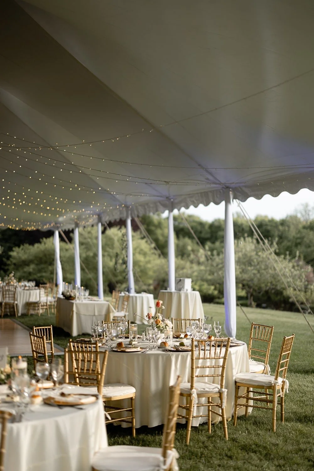 Discover ‘An Elegant Wedding in the Hudson Valley, NY,’ a celebration of timeless romance and sophistication in a stunning natural setting