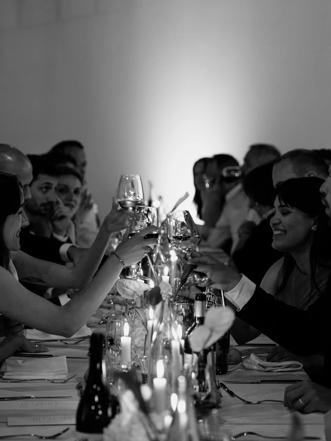 Elegant wedding dinner setup at Chateau du Clair de Lune, showcasing refined decor and modern style