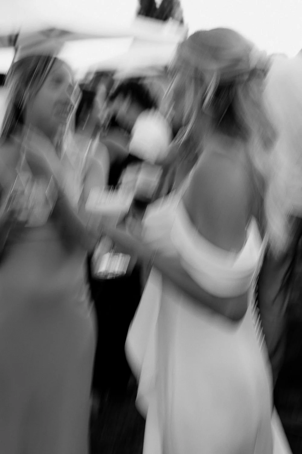 poetic-romance-wedding-belzunce-biarritz-chloefayollas-040.jpg