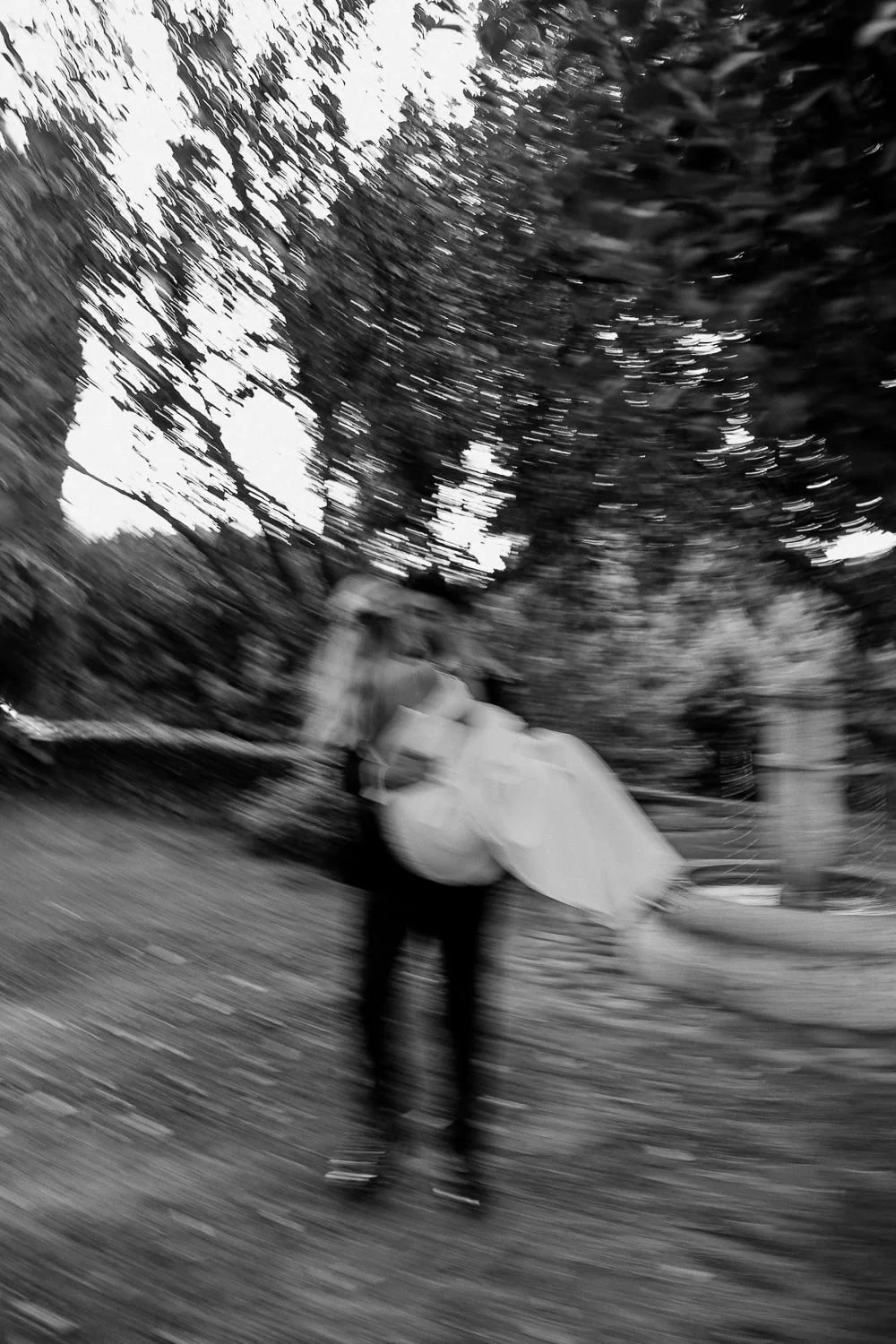poetic-romance-wedding-belzunce-biarritz-chloefayollas-097.jpg